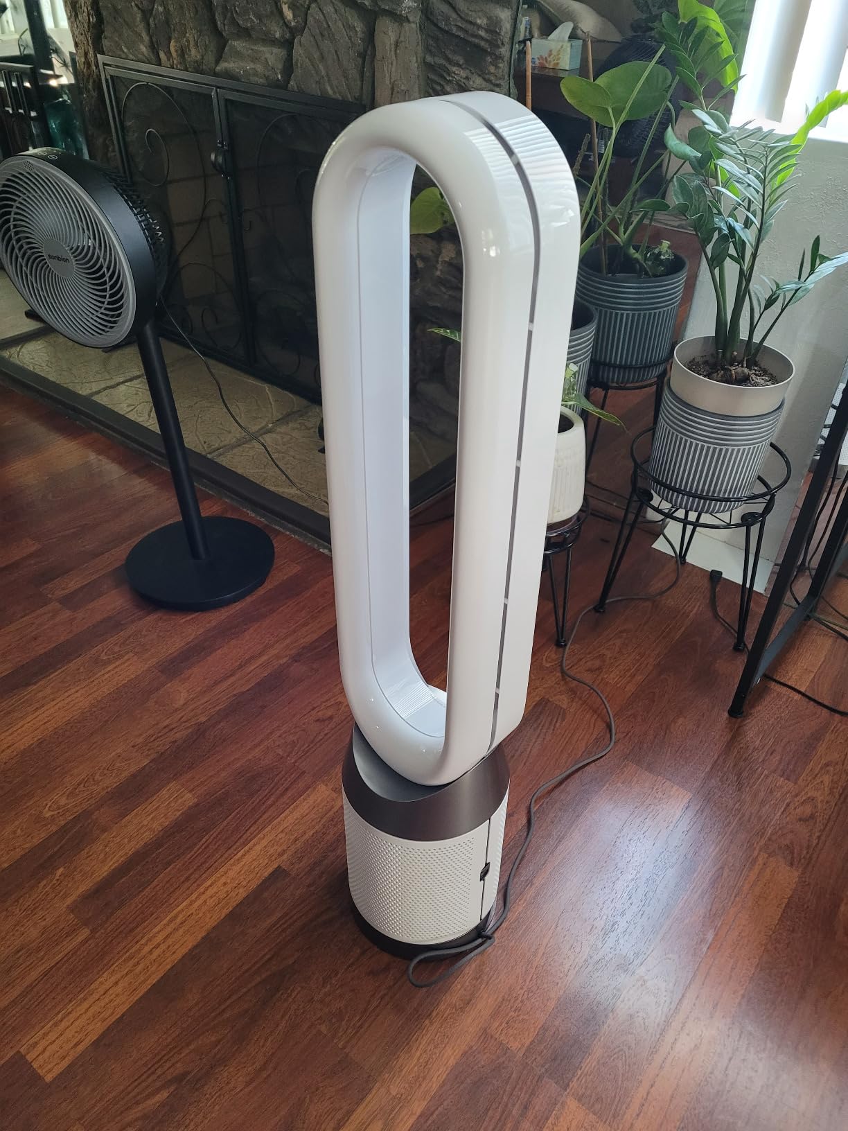 Dyson Purifier Cool™ Gen1 TP10 - Purifying Fan (White) Customer Review Dyson Purifier Cool™ Gen1 TP10 - Purifying Fan (White) - Customer Photo 1