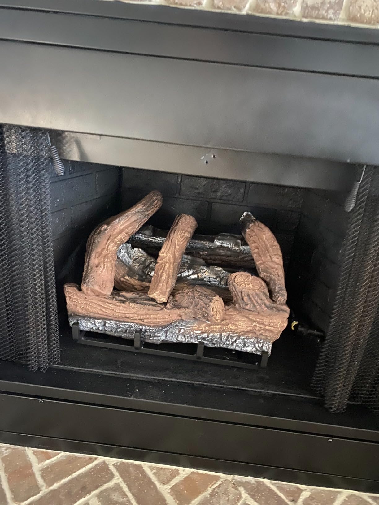 Duluth Forge DLS-30R-1 Dual Fuel Ventless Fireplace Logs Set with Remote Control, Use with Natural Gas or Liquid Propane, 33000 BTU, Split Red Oak, 30 Inches Customer Review Duluth Forge DLS-30R-1 Dual Fuel Ventless Fireplace Logs Set with Remote Control, Use with Natural Gas or Liquid Propane, 33000 BTU, Split Red Oak, 30 Inches - Customer Photo 2