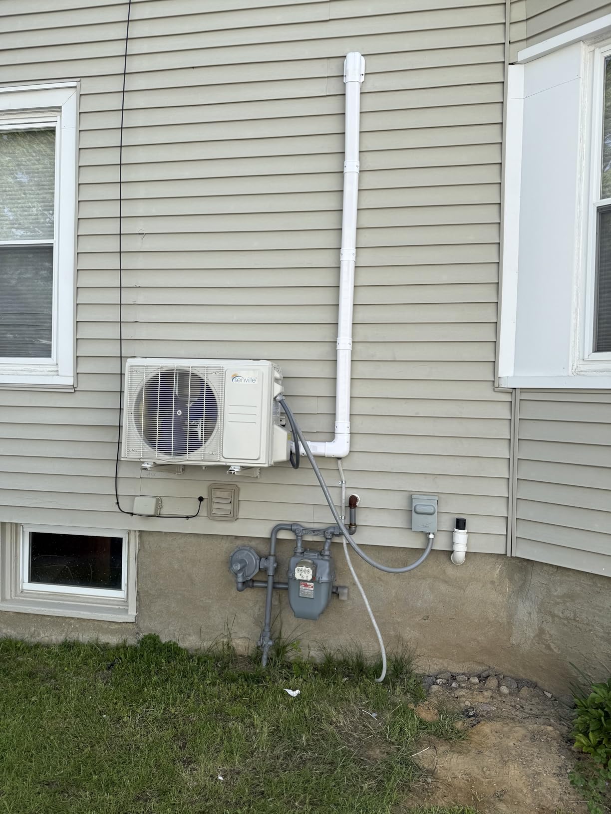 Mini Split Wall Mounting Bracket: Condenser Wall Mount Rack for 7000 9000 12000 18000 24000 30000 36000 BTU Mini Split Air Conditioner Units, Outside Split System Mount Condenser Bracket, Max 550 LBS - Customer Photo 2