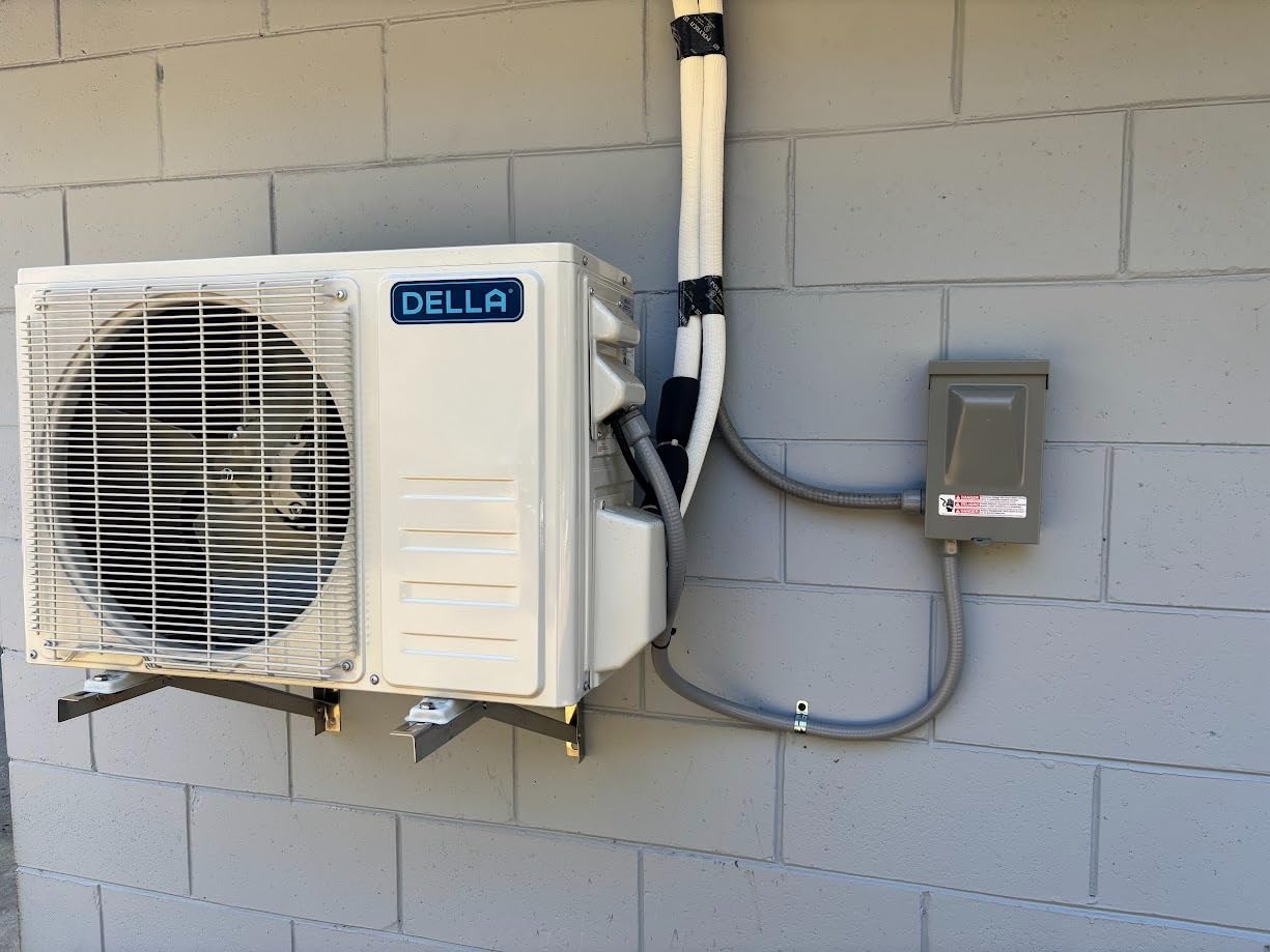 DELLA Econo Series 17000 BTU 17 SEER2 Mini Split Air Conditioner, Cools up to 1000 Sq. Ft, Works with Alexa and Wifi, Heater Ductless Inverter System with Heat Pump, 16ft Installation Kit - Customer Photo 2