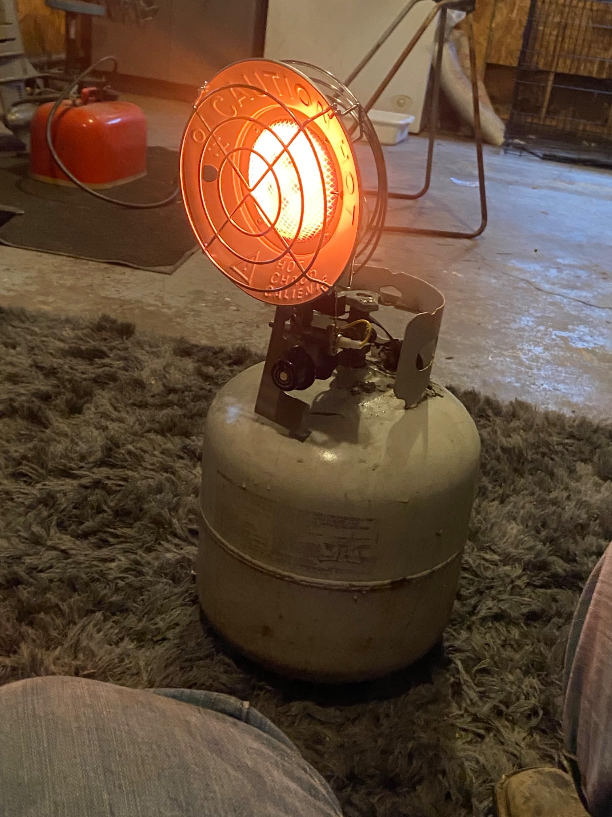 VIVOHOME 30,000 BTU Propane Tank Top Heater with Double Head, Portable Outdoor Heaters with Tip-over Switch and Shut-off Valve, Safe Patio Heaters for Camping, Garage, Fishing (Fuel not included) Customer Review VIVOHOME 30,000 BTU Propane Tank Top Heater with Double Head, Portable Outdoor Heaters with Tip-over Switch and Shut-off Valve, Safe Patio Heaters for Camping, Garage, Fishing (Fuel not included) - Customer Photo 2