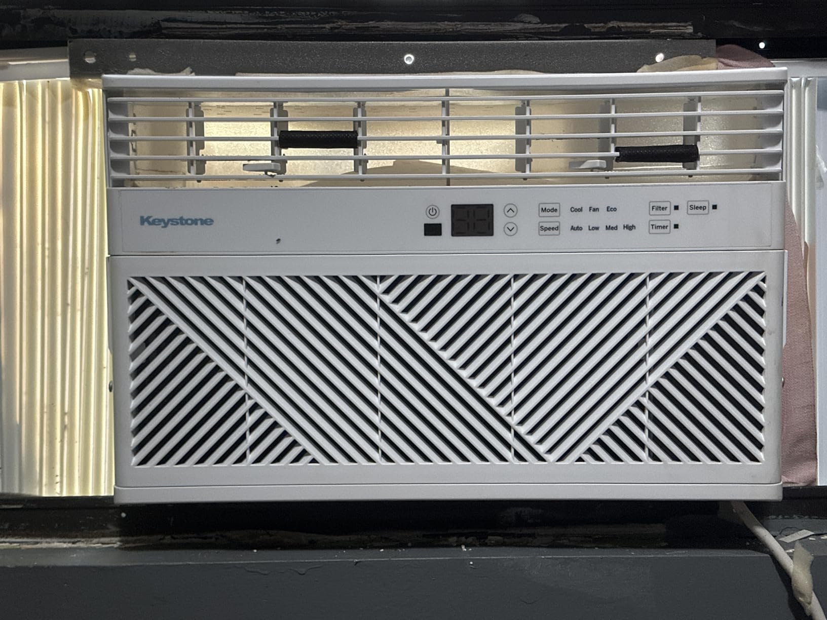 Keystone 10,000 BTU Window Mounted Air Conditioner, 115V, Window Air Conditioner for Apartment, Living Room, Bathroom and Rooms up to 450 Sq.Ft. with Remote Control, White Customer Review Keystone 10,000 BTU Window Mounted Air Conditioner, 115V, Window Air Conditioner for Apartment, Living Room, Bathroom and Rooms up to 450 Sq.Ft. with Remote Control, White - Customer Photo 1