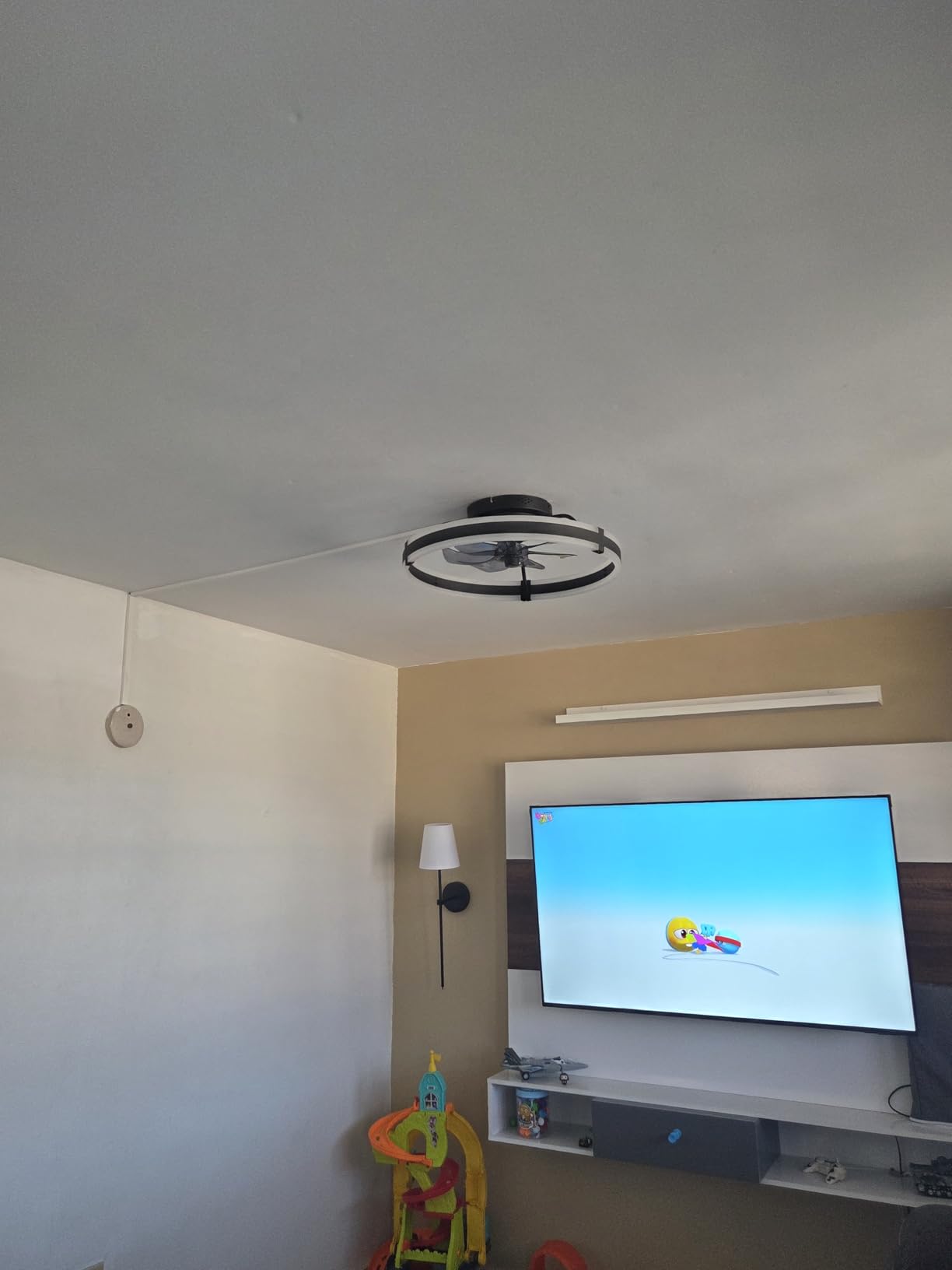 ZMISHIBO Ceiling Fans with Lights and Remote, 19.7'' Low Profile Ceiling Fan, 3000-6000K Dimmable Modern Flush Mount LED Fan Light, 6 Wind Speeds, Black Fandelier Ceiling Fans for Bedroom - Customer Photo 1
