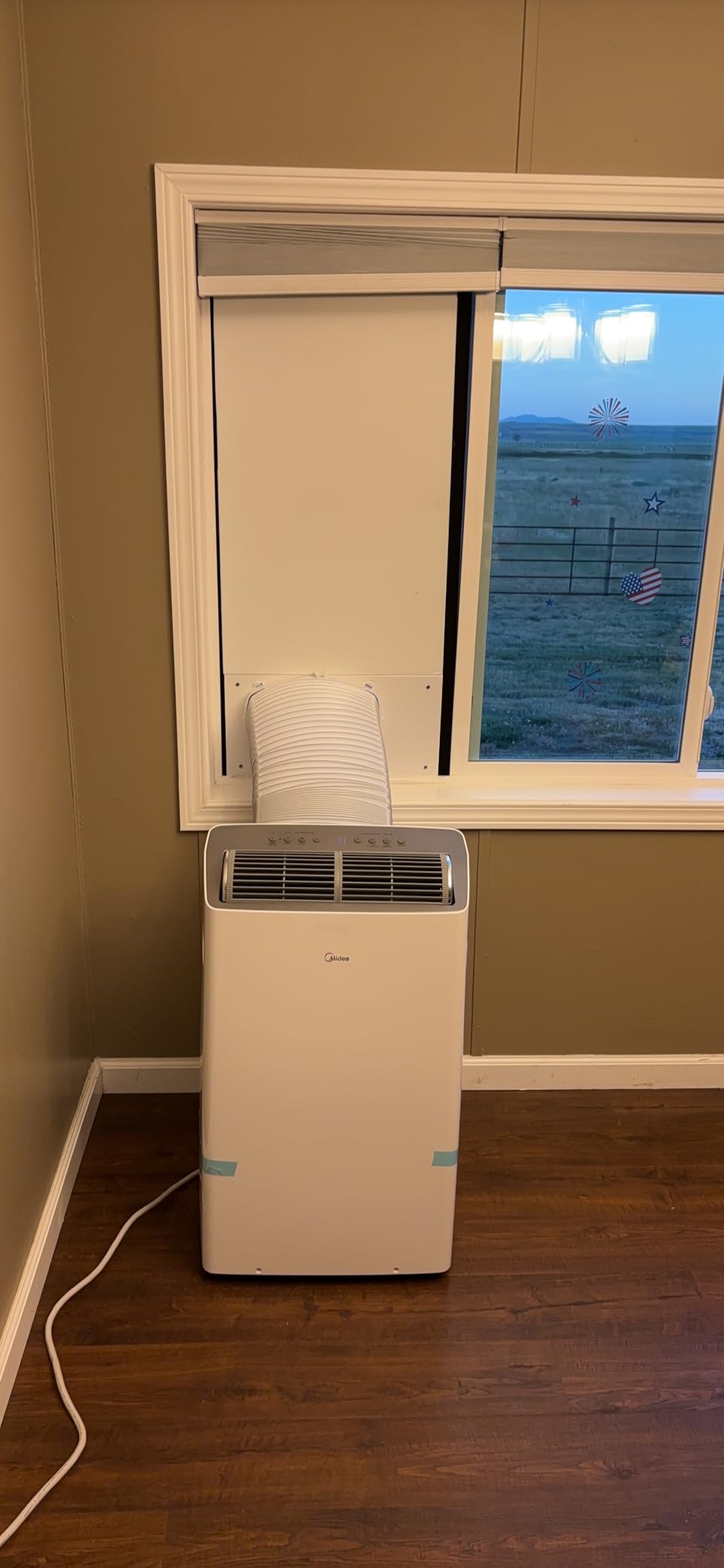 Midea Duo 14,000 BTU(12,000 BTU SACC) High Efficiency Inverter, Quiet Portable Air Conditioner, Cools up to 550 Sq.Ft., Works with Alexa/Google Assistant, Includes Remote Control&Window Kit (Renewed) Customer Review Midea Duo 14,000 BTU(12,000 BTU SACC) High Efficiency Inverter, Quiet Portable Air Conditioner, Cools up to 550 Sq.Ft., Works with Alexa/Google Assistant, Includes Remote Control&Window Kit (Renewed) - Customer Photo 1