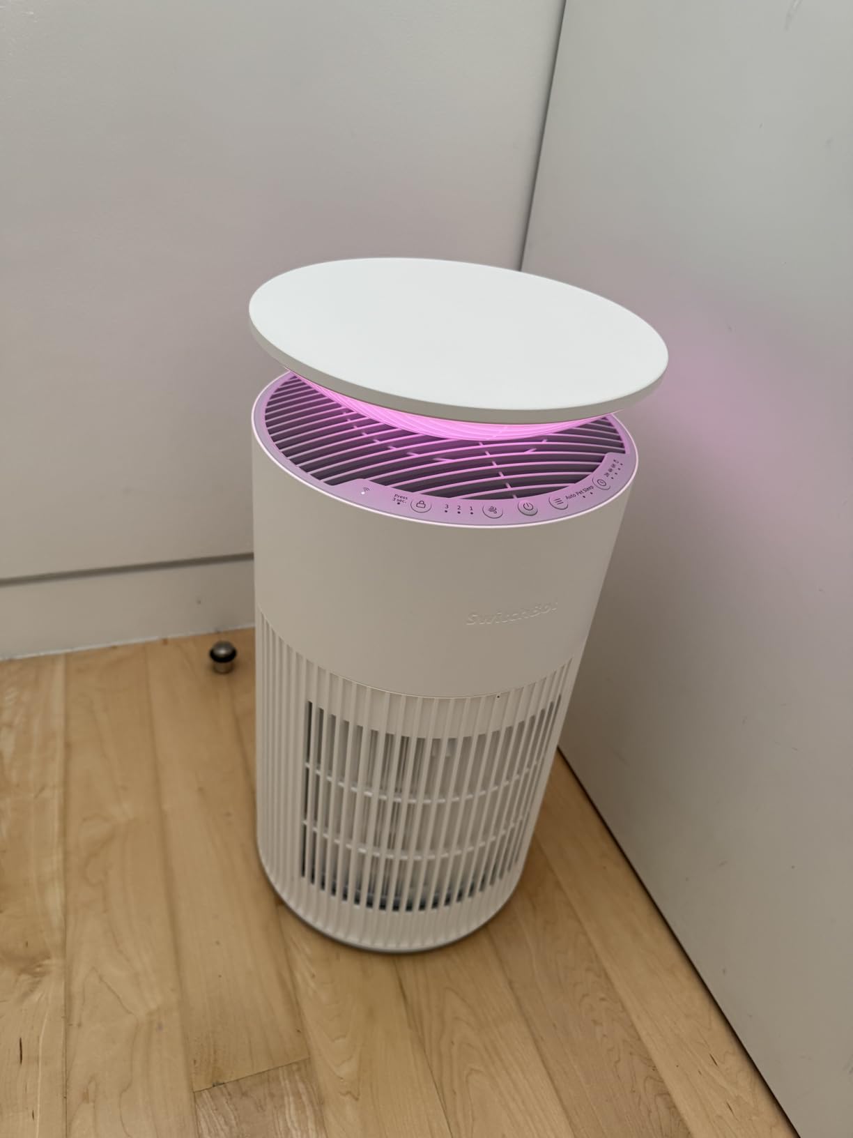 SwitchBot 4 in 1 Air Purifiers Table with Matter, Up to 3620 ft², H13 HEPA Pet Filter, Wireless Charging, Washable Pre-filter, 10 RGB Colors, Work with Apple Home, Alexa, GoogleHome, HomeAssistant Customer Review SwitchBot 4 in 1 Air Purifiers Table with Matter, Up to 3620 ft², H13 HEPA Pet Filter, Wireless Charging, Washable Pre-filter, 10 RGB Colors, Work with Apple Home, Alexa, GoogleHome, HomeAssistant - Customer Photo 2