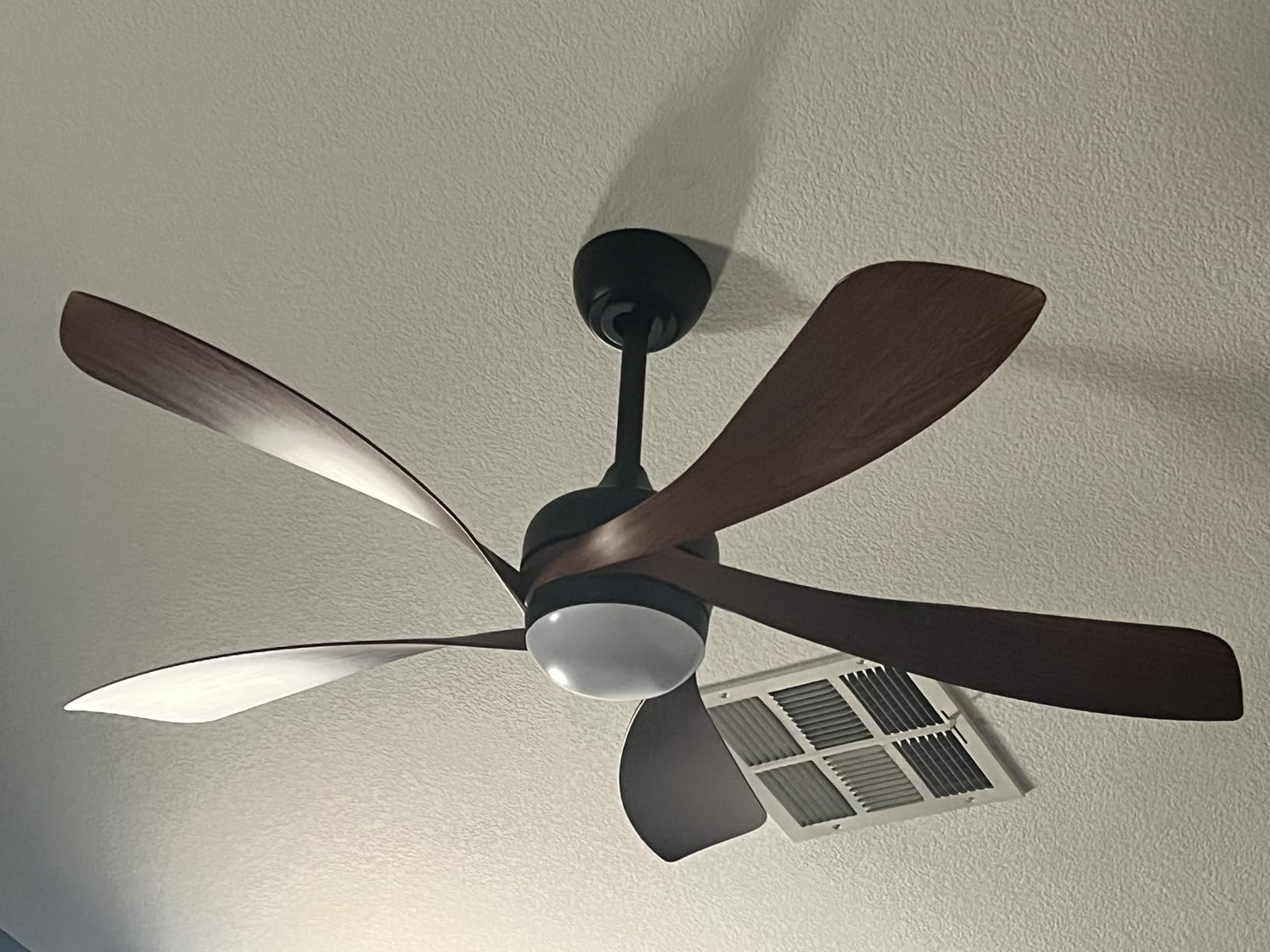 Sofucor 52 Inch Ceiling Fans with Lights and Remote, Outdoor Ceiling Fan with Light 6-Speed 3 CCT 3-Timer, Low Profile Ceiling Fan 5 Blade Reversible DC Motor for Living Room Bedroom Patio Customer Review Sofucor 52 Inch Ceiling Fans with Lights and Remote, Outdoor Ceiling Fan with Light 6-Speed 3 CCT 3-Timer, Low Profile Ceiling Fan 5 Blade Reversible DC Motor for Living Room Bedroom Patio - Customer Photo 2