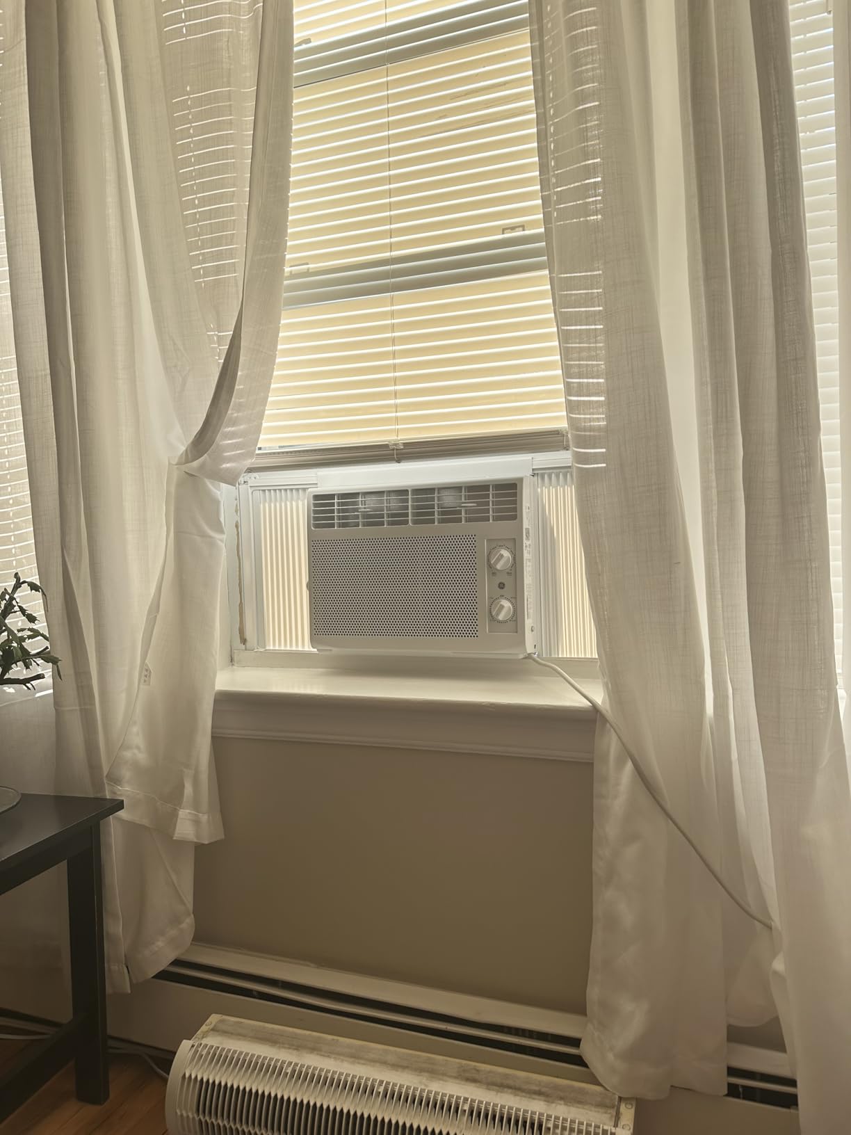 GE Window Air Conditioner Unit, 5,000 BTU for Small Rooms up to 150 sq ft. with Manual Adjustable Fan and Cooling Settings, Perfect for Small Bedroom or Living Room, Easy Install Kit Included, White - Customer Photo 2