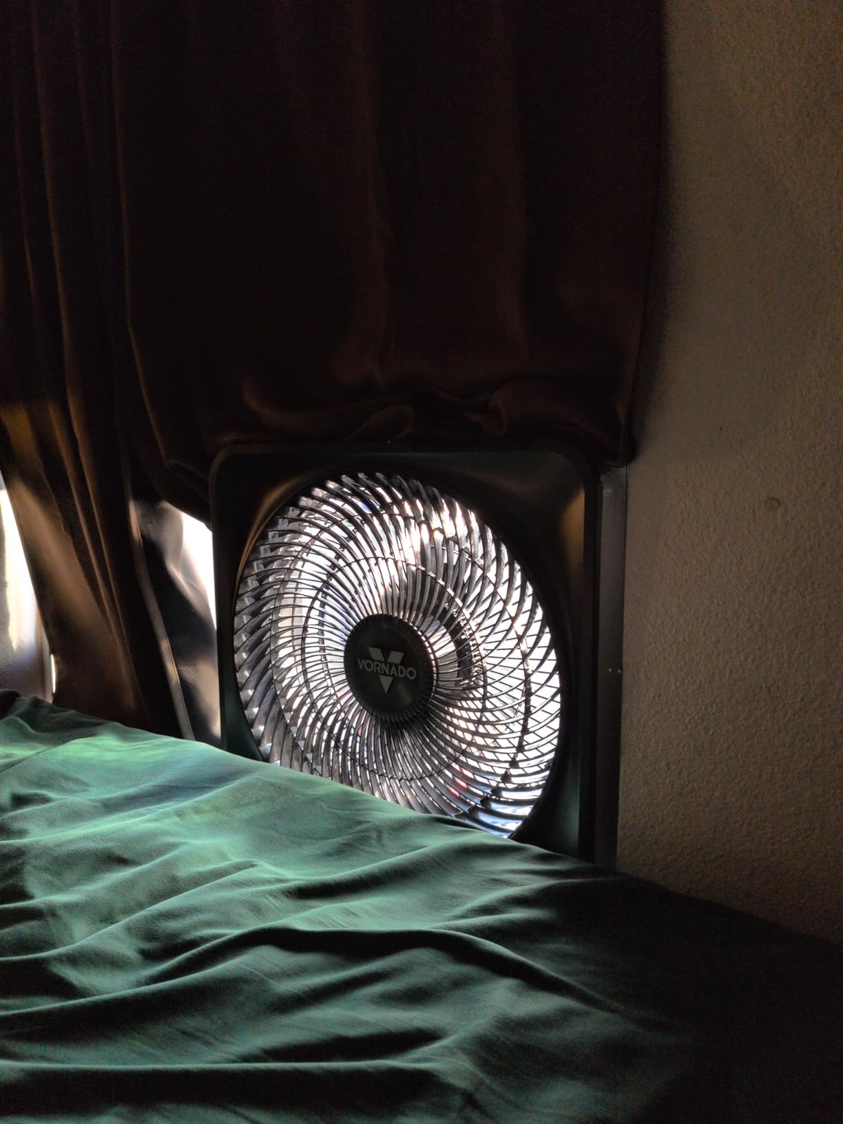 Vornado Model 80 High Velocity Electric Box Fan with Removable Grille, 5 Speed Settings, Powerful Airflow, Whole Room Air Circulation Customer Review Vornado Model 80 High Velocity Electric Box Fan with Removable Grille, 5 Speed Settings, Powerful Airflow, Whole Room Air Circulation - Customer Photo 1