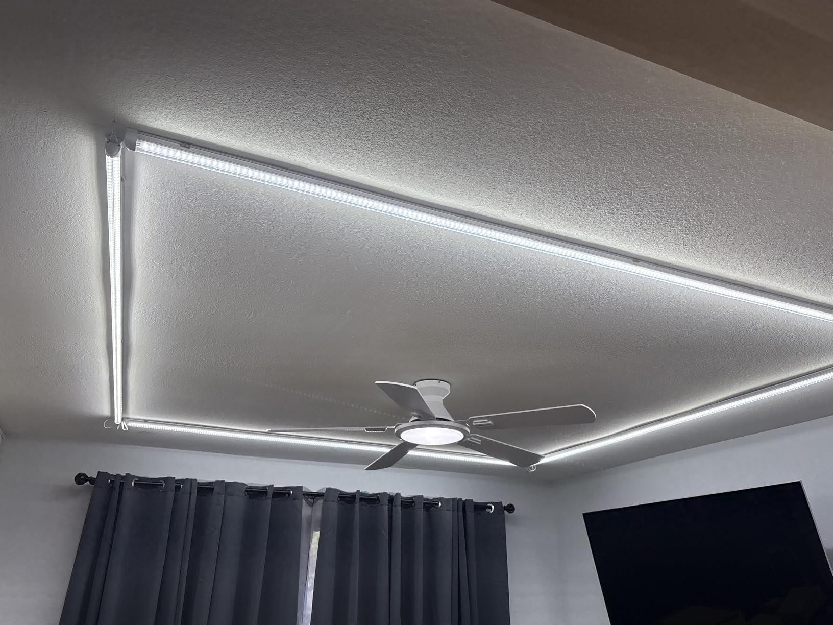 TCL Ceiling Fans with Lights, 52 Inch Low Profile Ceiling Fan with Light and Remote Control, Flush Mount, DC Reversible Motor, Noiseless, 6 Speeds Ceiling Fan for Bedroom (Black) - Customer Photo 1