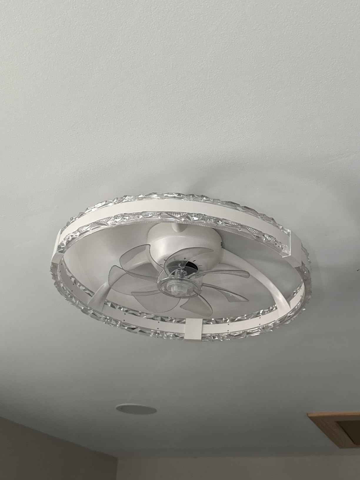 Ceiling Fans with Lights and Remote, 20'' Low Profile Flush Mount Ceiling Fan with 6 Speeds & 3 Color Temperature, 3000-6500K Dimmable Led Fandelier for Bedroom Livingroom, White - Customer Photo 2