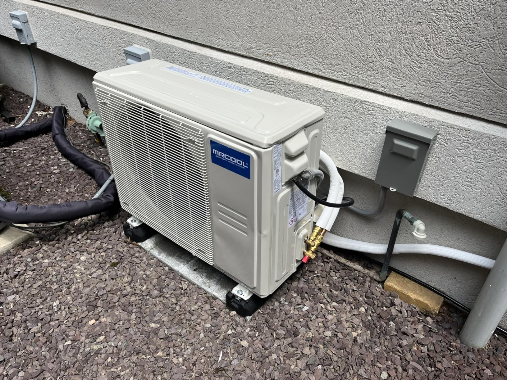MRCOOL 18000 BTU 230V Ductless Inverter Mini Split Air Conditioner & Heat Pump System, Easy Pro Series - Wall-Mounted AC Unit w/ Heating and Cooling for Home, Office & Commercial Space Customer Review MRCOOL 18000 BTU 230V Ductless Inverter Mini Split Air Conditioner & Heat Pump System, Easy Pro Series - Wall-Mounted AC Unit w/ Heating and Cooling for Home, Office & Commercial Space - Customer Photo 4