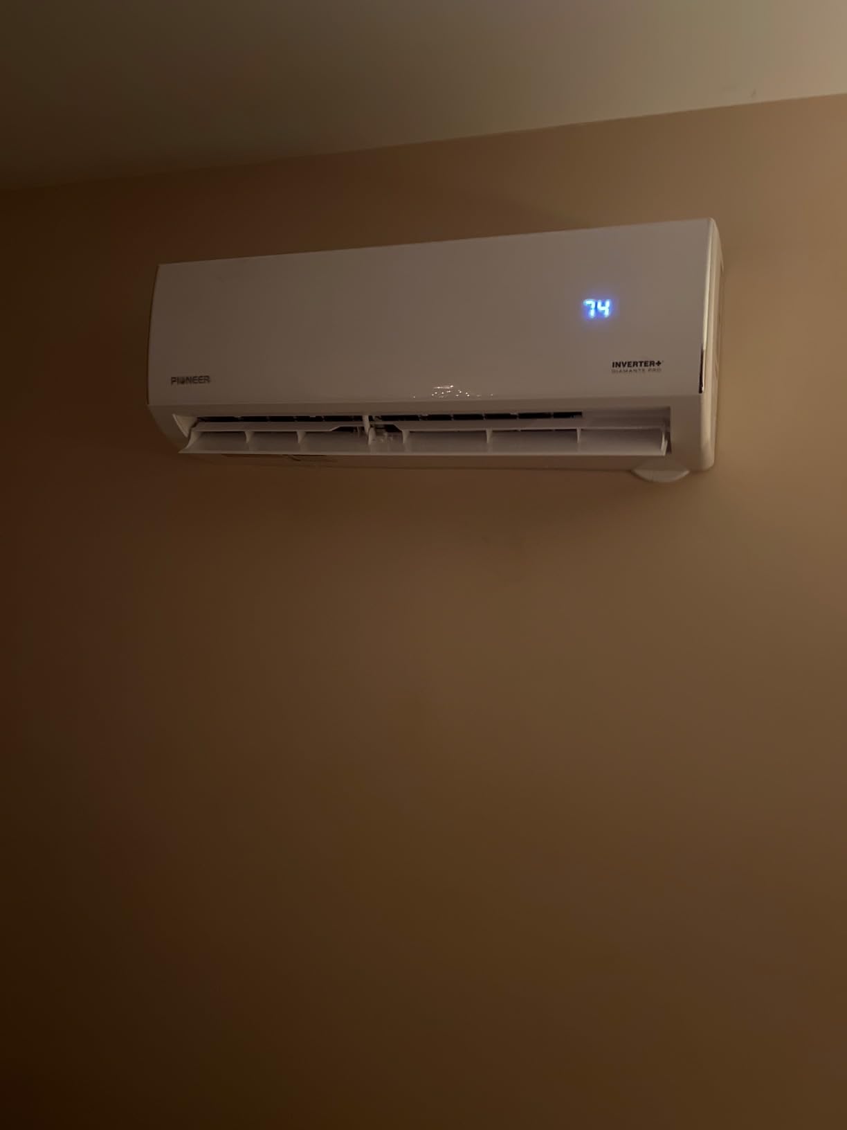 Diamante Essenza 11,500 BTU 17 SEER2 230V High-Wall Ductless Mini-Split Air Conditioner Inverter Heat Pump with 16 Ft. Kit - Customer Photo 1