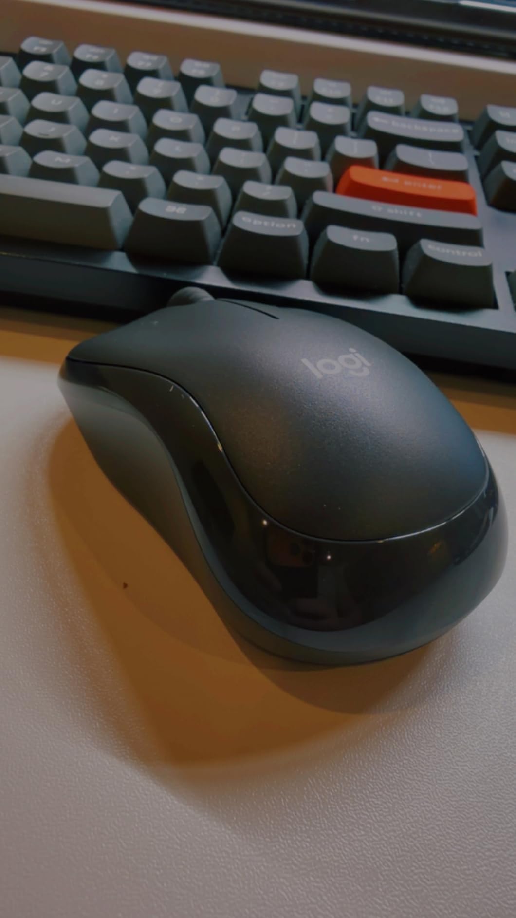 Logitech M185 Wireless Mouse, 2.4GHz with USB Mini Receiver, 12-Month Battery Life, 1000 DPI Optical Tracking, Ambidextrous PC/Mac/Laptop - Swift Grey - Customer Photo 1