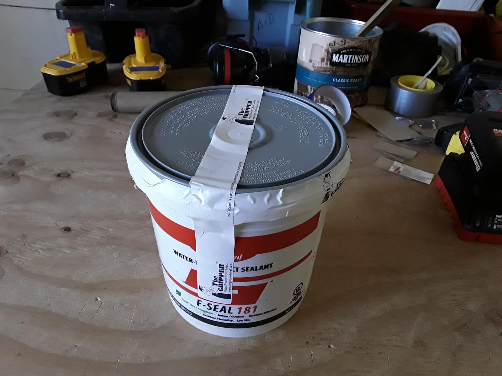 Red Devil 0841DX F-Seal 181 Duct Seal, Fiber Reinforced Water Based Duct Sealant, 1 Gallon, Gray, Made in USA - Customer Photo 1