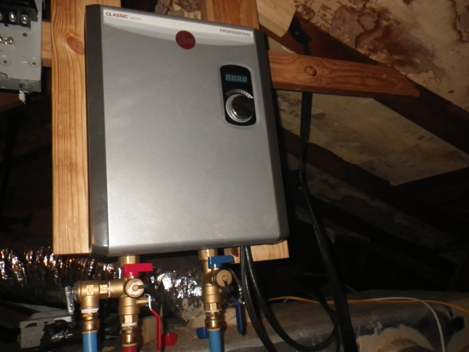 Rheem 18kW 240V Tankless Electric Water Heater, Gray Customer Review Rheem 18kW 240V Tankless Electric Water Heater, Gray - Customer Photo 2