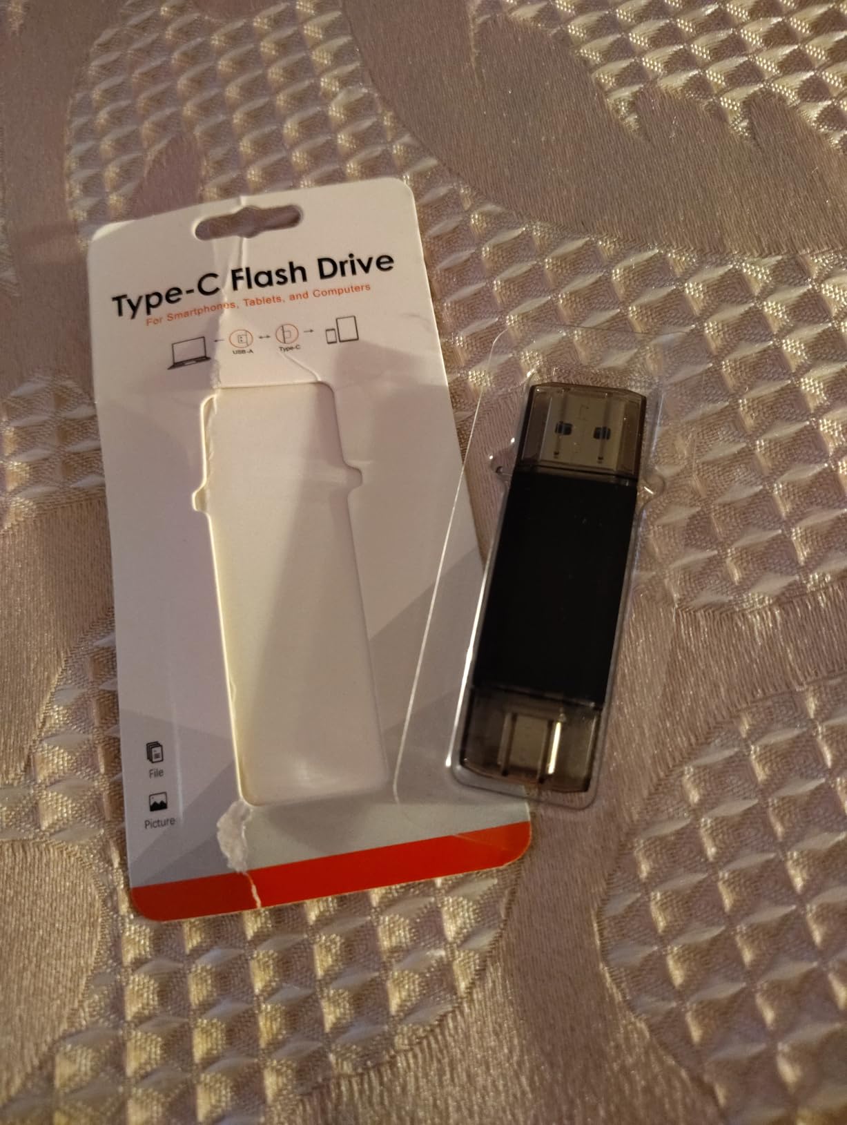 Vansuny 64GB Type C Flash Drive 2 in 1 OTG USB 3.0 + USB C Memory Stick with Keychain Dual Type C Thumb Drive Photo Stick Jump Drive for Android Smartphones, Computers, MacBook, Tablets, PC Customer Review Vansuny 64GB Type C Flash Drive 2 in 1 OTG USB 3.0 + USB C Memory Stick with Keychain Dual Type C Thumb Drive Photo Stick Jump Drive for Android Smartphones, Computers, MacBook, Tablets, PC - Customer Photo 1