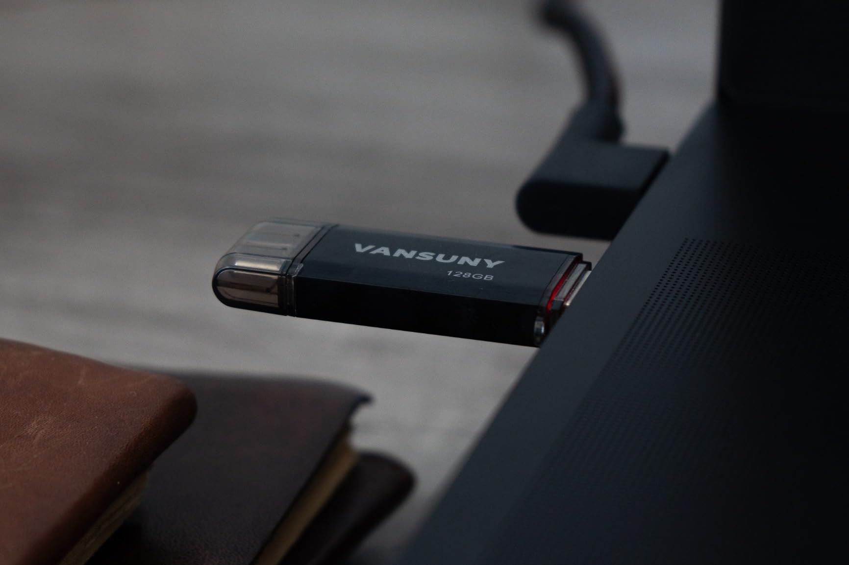 Vansuny 64GB Type C Flash Drive 2 in 1 OTG USB 3.0 + USB C Memory Stick with Keychain Dual Type C Thumb Drive Photo Stick Jump Drive for Android Smartphones, Computers, MacBook, Tablets, PC Customer Review Vansuny 64GB Type C Flash Drive 2 in 1 OTG USB 3.0 + USB C Memory Stick with Keychain Dual Type C Thumb Drive Photo Stick Jump Drive for Android Smartphones, Computers, MacBook, Tablets, PC - Customer Photo 4