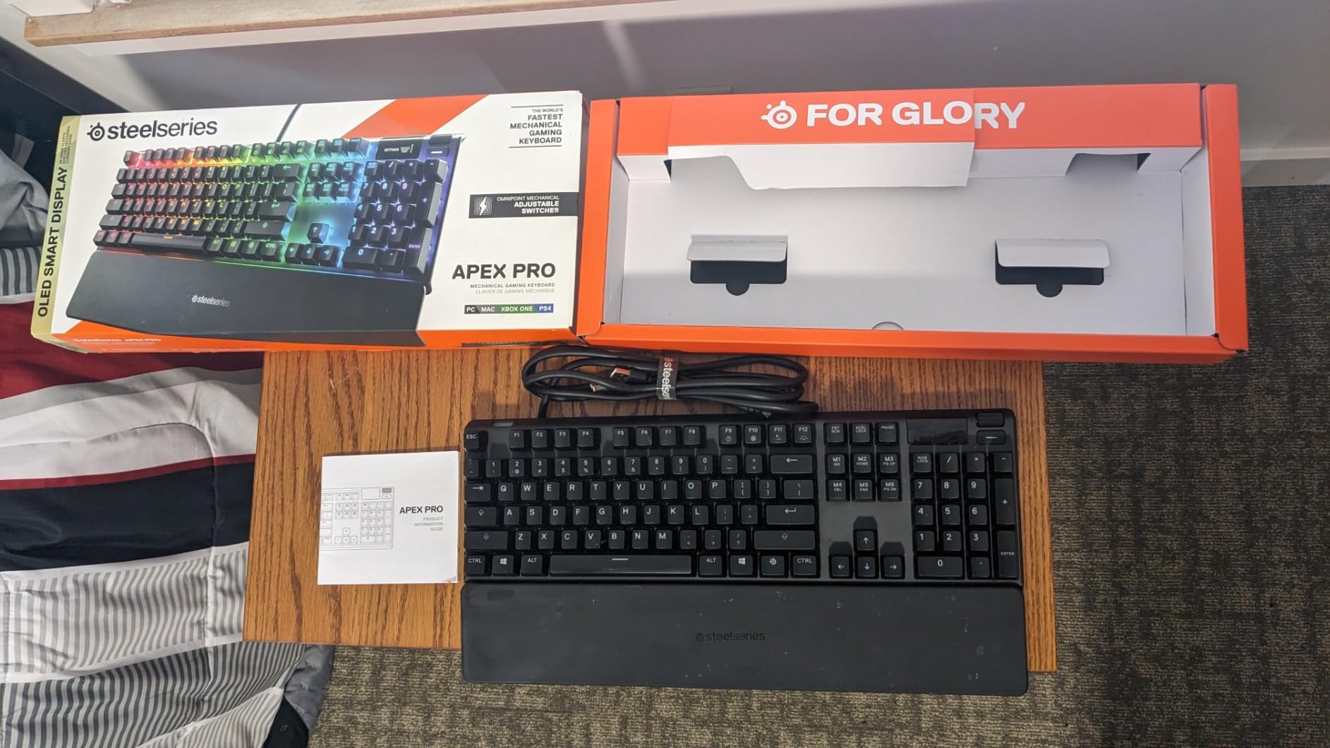 SteelSeries Apex Pro HyperMagnetic Gaming Keyboard — Adjustable Actuation — OLED Screen — RGB – USB Passthrough Customer Review SteelSeries Apex Pro HyperMagnetic Gaming Keyboard — Adjustable Actuation — OLED Screen — RGB – USB Passthrough - Customer Photo 2
