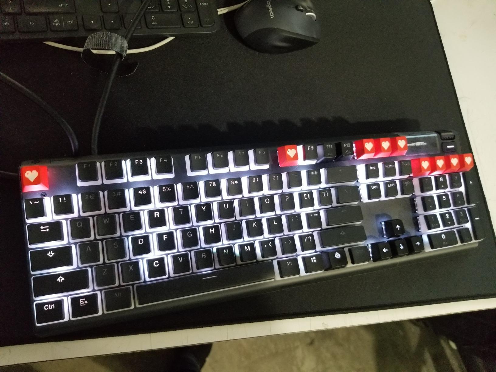 SteelSeries Apex 7 Mechanical Gaming Keyboard – OLED Smart Display – USB Passthrough and Media Controls – Linear , Quiet – RGB Backlit (Red Switch) Customer Review SteelSeries Apex 7 Mechanical Gaming Keyboard – OLED Smart Display – USB Passthrough and Media Controls – Linear , Quiet – RGB Backlit (Red Switch) - Customer Photo 1