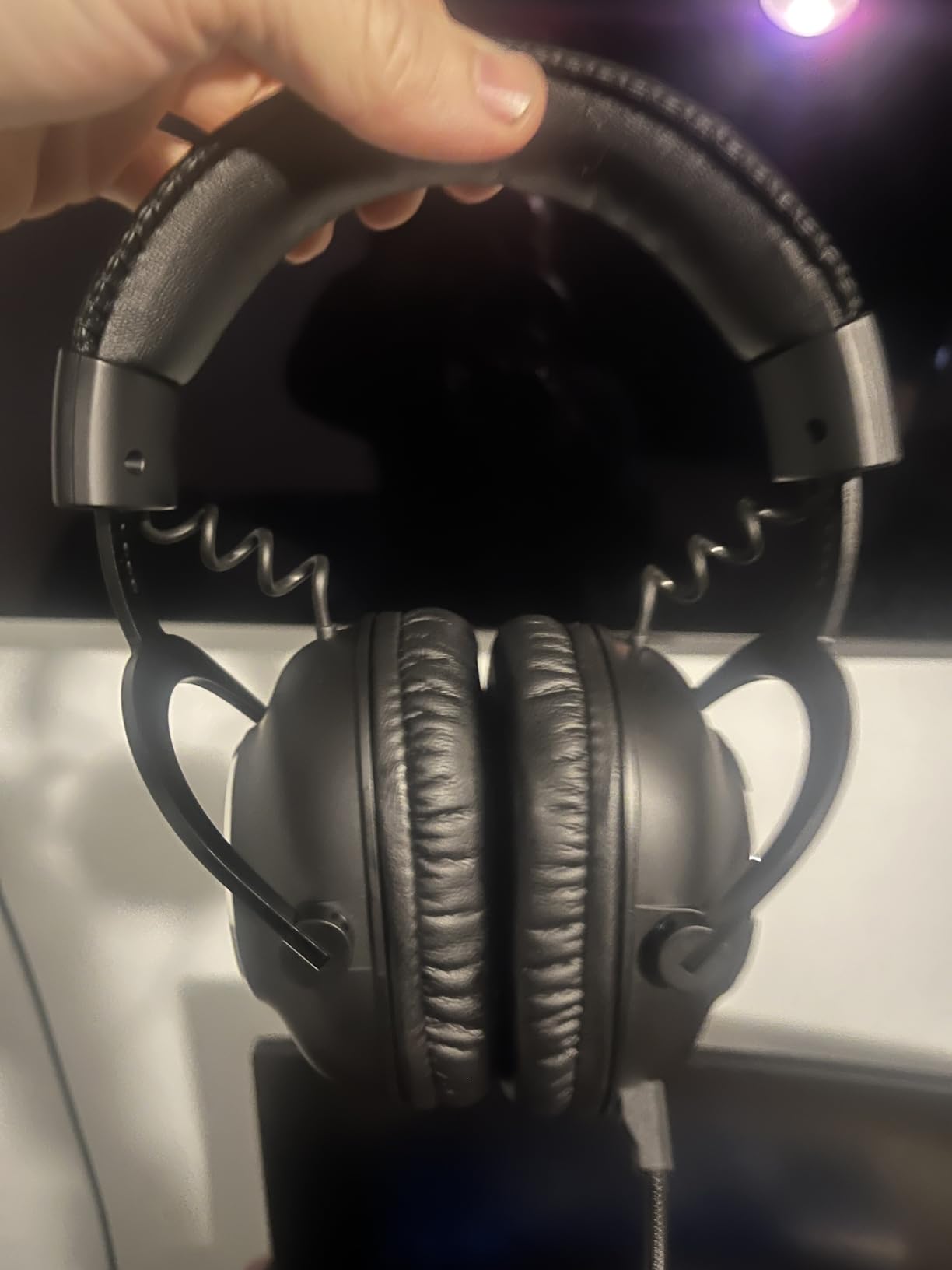 PRO X Wireless LIGHTSPEED Gaming Headset with Blue VO!CE Mic Filter Tech, 50 mm PRO-G Drivers, and DTS Headphone:X 2.0 Surround Sound, 20+ Hour Battery Life - Black - Customer Photo 1