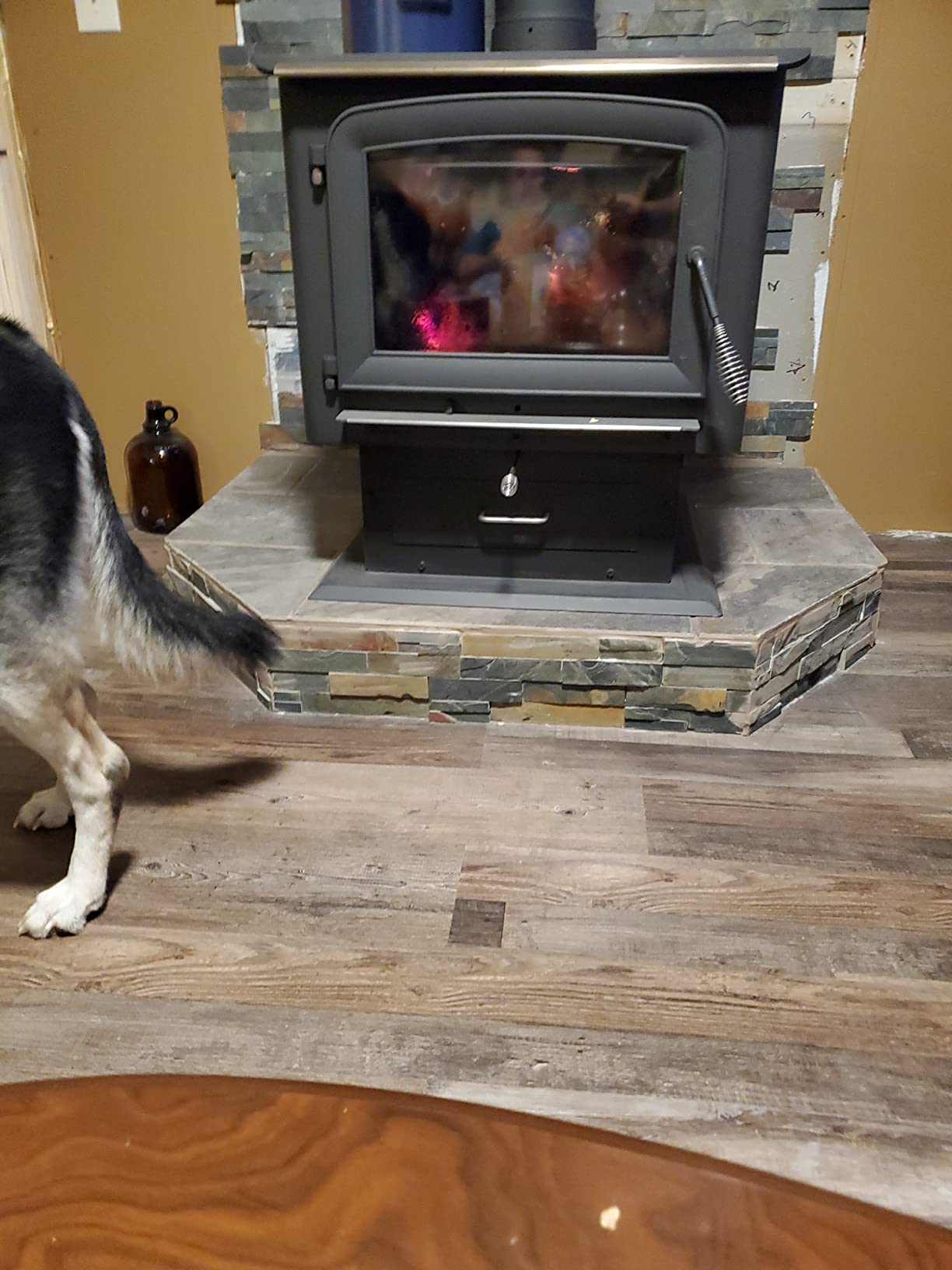 Ashley Hearth AW2520E-P 2,500 Sq. Ft. EPA Certified Pedestal Wood Burning Stove Customer Review Ashley Hearth AW2520E-P 2,500 Sq. Ft. EPA Certified Pedestal Wood Burning Stove - Customer Photo 1