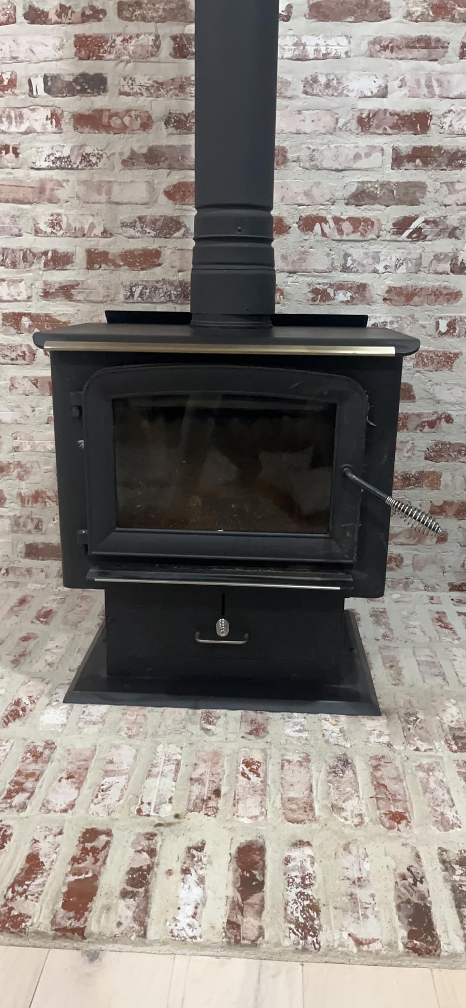 Ashley Hearth AW2020-P 2,000 Sq. Ft. Pedestal Wood Burning Stove Customer Review Ashley Hearth AW2020-P 2,000 Sq. Ft. Pedestal Wood Burning Stove - Customer Photo 1