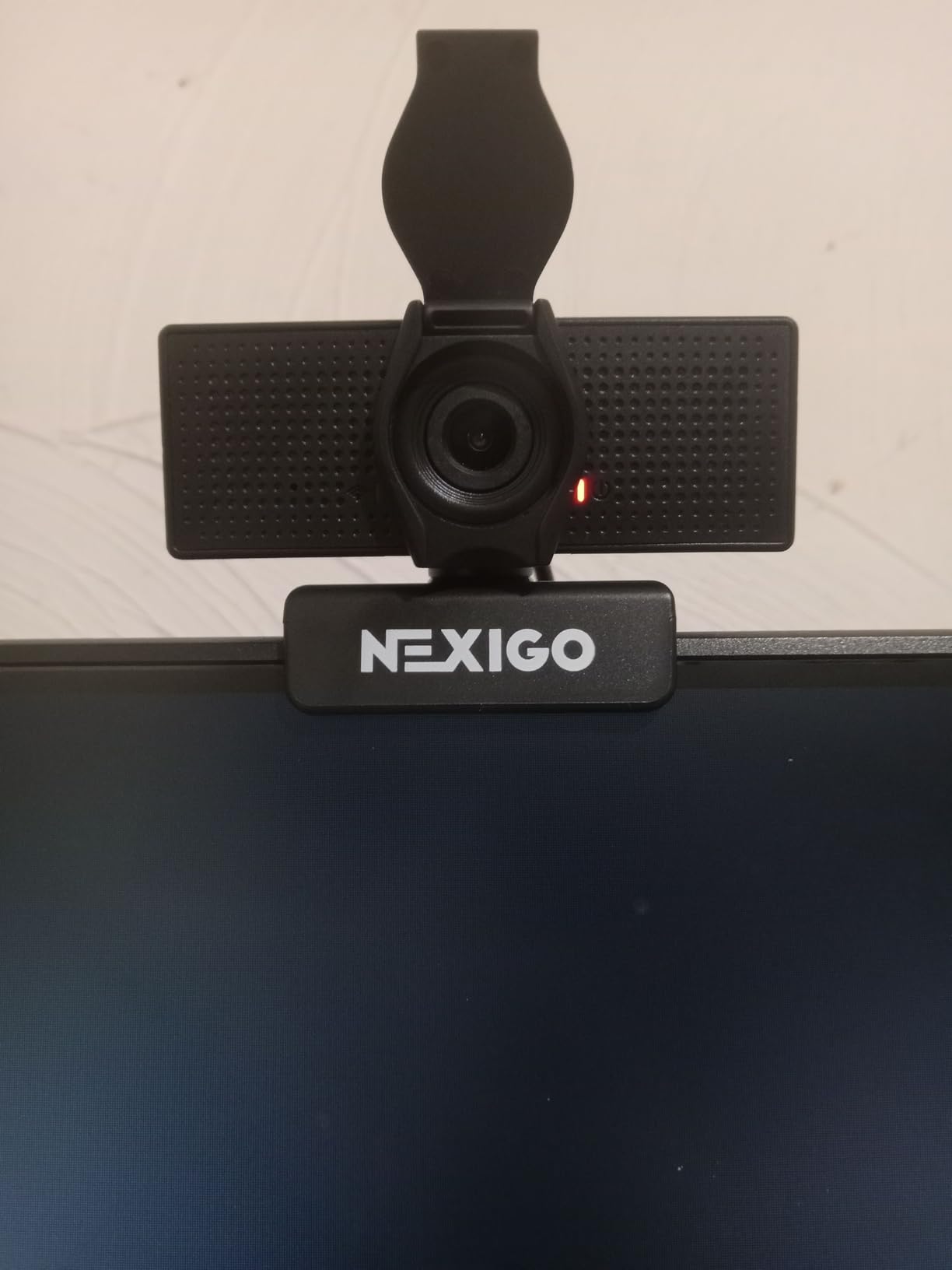 NexiGo N60 1080P Webcam with Microphone, Software Control & Privacy Cover, USB HD Computer Web Camera, Plug and Play, for Zoom/Skype/Teams, Conferencing and Video Calling Customer Review NexiGo N60 1080P Webcam with Microphone, Software Control & Privacy Cover, USB HD Computer Web Camera, Plug and Play, for Zoom/Skype/Teams, Conferencing and Video Calling - Customer Photo 1