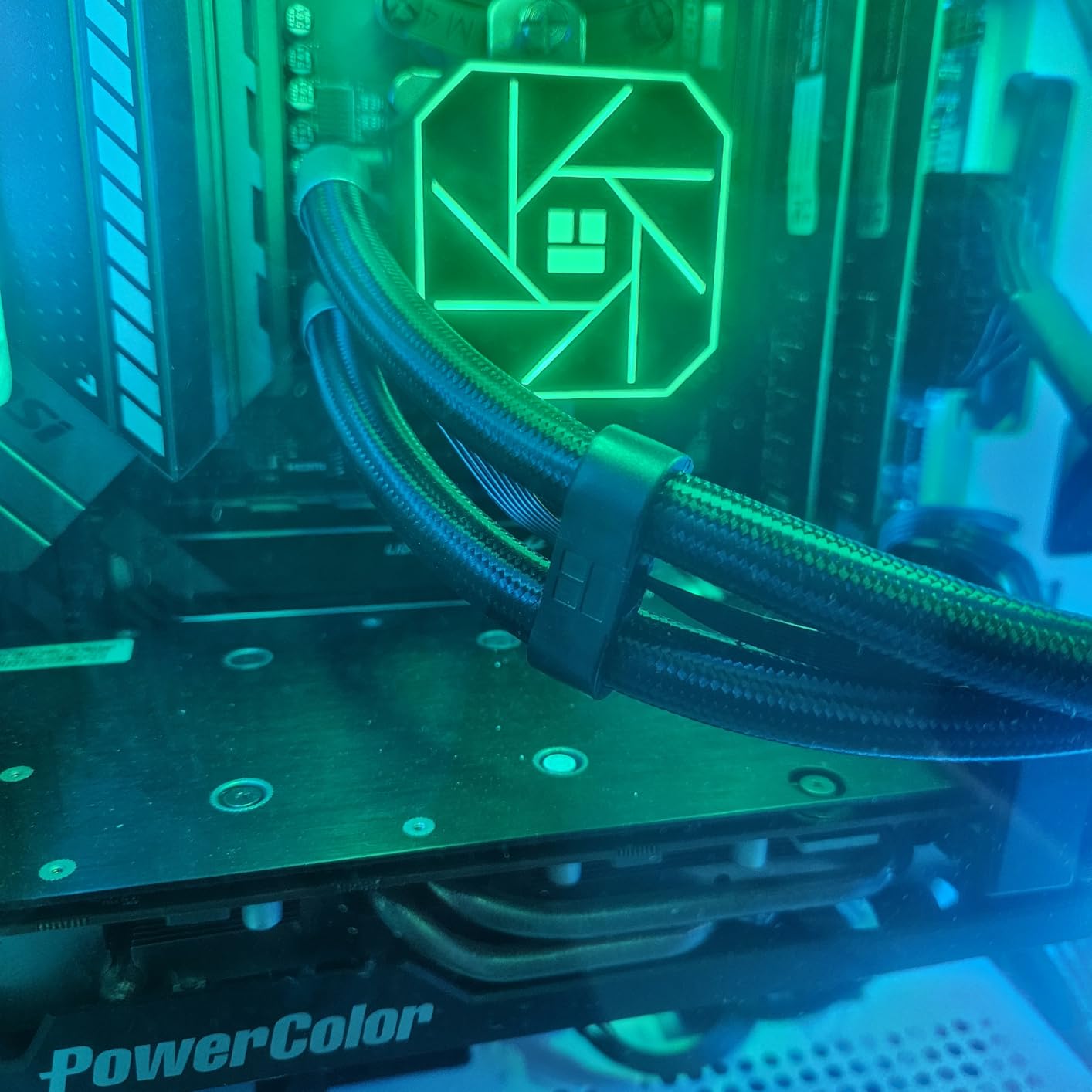 MSI MAG B550 TOMAHAWK Gaming Motherboard (AMD AM4, DDR4, PCIe 4.0, SATA 6Gb/s, M.2, USB 3.2 Gen 2, HDMI/DP, ATX, AMD Ryzen 5000 Series processors) Customer Review MSI MAG B550 TOMAHAWK Gaming Motherboard (AMD AM4, DDR4, PCIe 4.0, SATA 6Gb/s, M.2, USB 3.2 Gen 2, HDMI/DP, ATX, AMD Ryzen 5000 Series processors) - Customer Photo 2