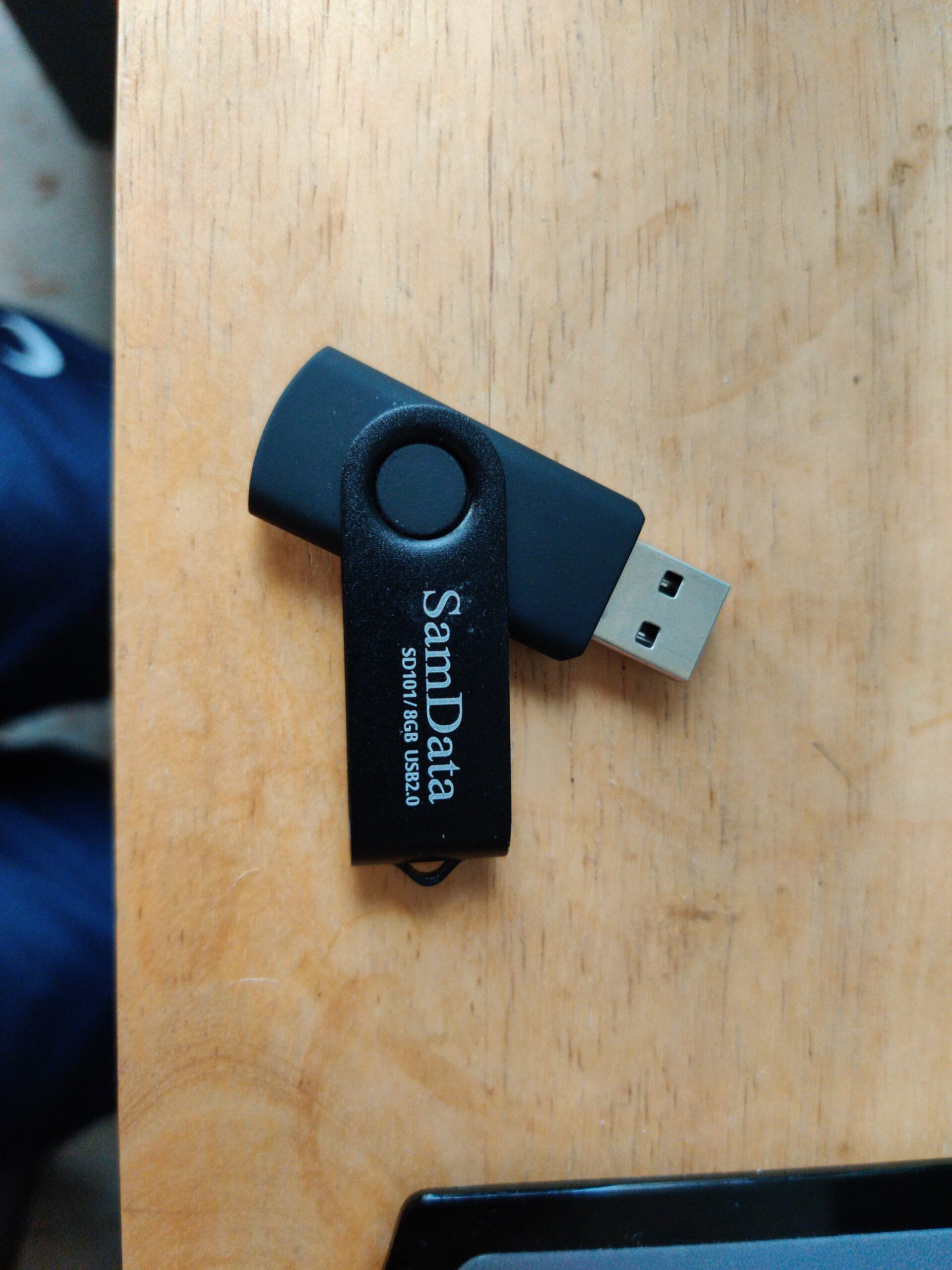 USB Flash Drive 8GB 1 Pack USB 2.0 Thumb Drive Swivel Memory Stick Data Storage Jump Drive Zip Drive Drive with Led Indicator (Black, 8GB-1Pack) Customer Review USB Flash Drive 8GB 1 Pack USB 2.0 Thumb Drive Swivel Memory Stick Data Storage Jump Drive Zip Drive Drive with Led Indicator (Black, 8GB-1Pack) - Customer Photo 1