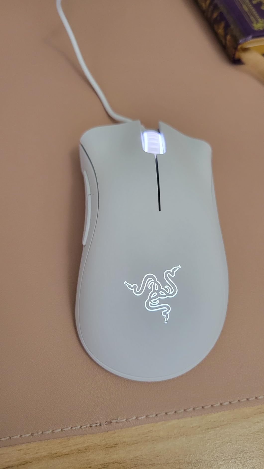 Razer DeathAdder Essential Gaming Mouse: 6400 DPI Optical Sensor - 5 Programmable Buttons - Mechanical Switches - Rubber Side Grips - Classic Black - Customer Photo 1