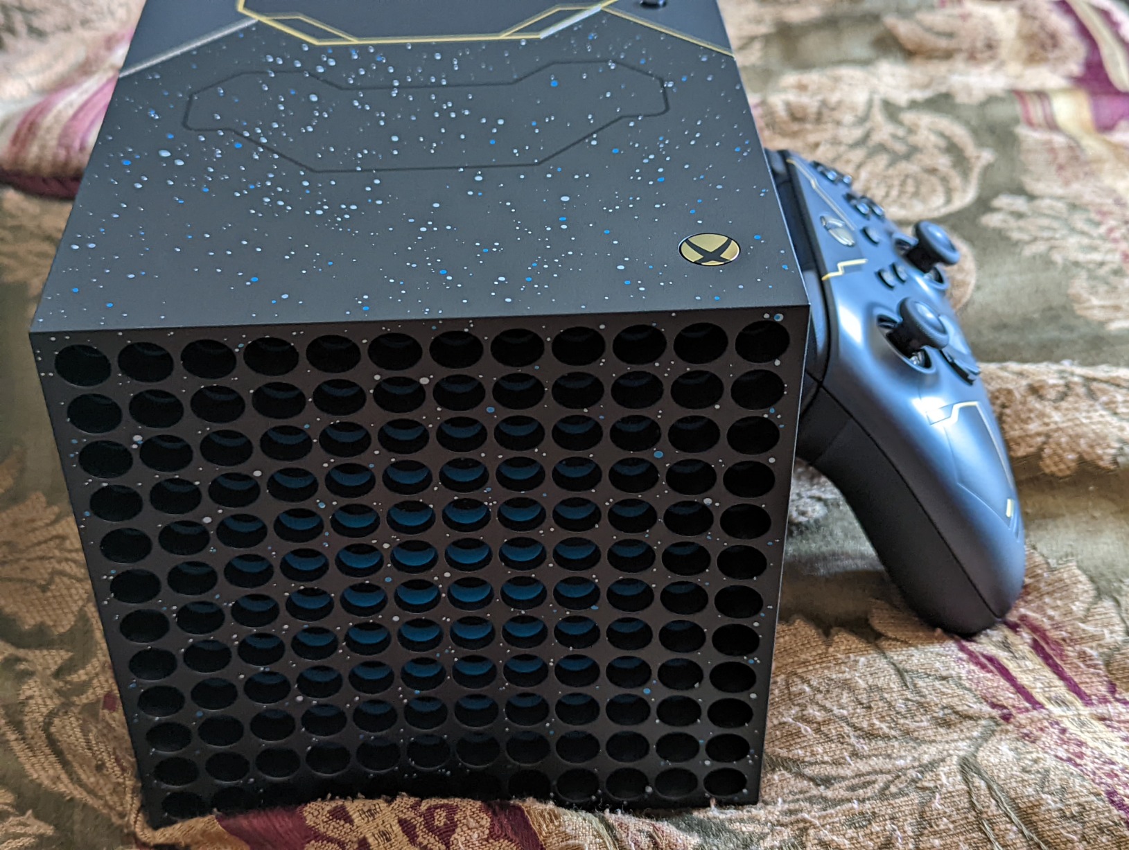 Xbox Series X – Halo Infinite Limited Edition Console Bundle Customer Review Xbox Series X – Halo Infinite Limited Edition Console Bundle - Customer Photo 1