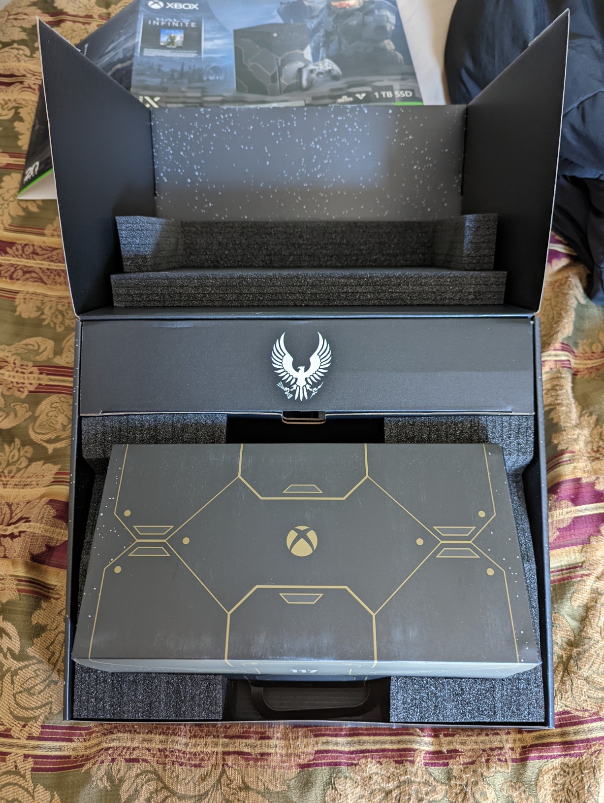 Xbox Series X – Halo Infinite Limited Edition Console Bundle Customer Review Xbox Series X – Halo Infinite Limited Edition Console Bundle - Customer Photo 2