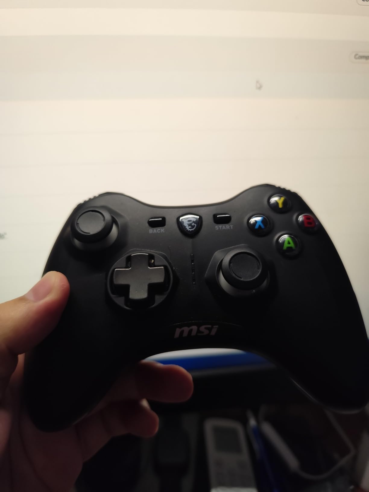 MSI Force GC30V2 Wireless Gaming Controller, Dual Vibration Motors, Dual Connection Modes, Interchangable D-Pads, Compatible with PC & Android, Black Customer Review MSI Force GC30V2 Wireless Gaming Controller, Dual Vibration Motors, Dual Connection Modes, Interchangable D-Pads, Compatible with PC & Android, Black - Customer Photo 2