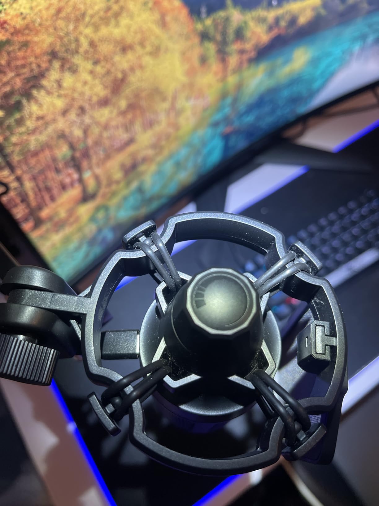 FIFINE Gaming PC USB Microphone, Podcast Condenser Mic with Boom Arm, Pop Filter, Mute Button for Streaming, Twitch, Online Chat, RGB Computer Mic for PS4/5 PC Gamer Youtuber-AmpliGame A6T Customer Review FIFINE Gaming PC USB Microphone, Podcast Condenser Mic with Boom Arm, Pop Filter, Mute Button for Streaming, Twitch, Online Chat, RGB Computer Mic for PS4/5 PC Gamer Youtuber-AmpliGame A6T - Customer Photo 5