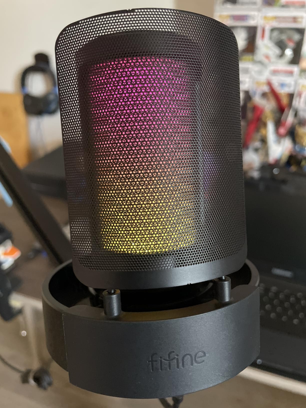 FIFINE Gaming Microphone, USB PC Mic for Streaming, Podcasts, Recording, Condenser Computer Desktop Mic on Mac, with RGB Control, Mute Touch, Headphone Jack, Pop Filter, Stand-AmpliGame A8 Customer Review FIFINE Gaming Microphone, USB PC Mic for Streaming, Podcasts, Recording, Condenser Computer Desktop Mic on Mac, with RGB Control, Mute Touch, Headphone Jack, Pop Filter, Stand-AmpliGame A8 - Customer Photo 3