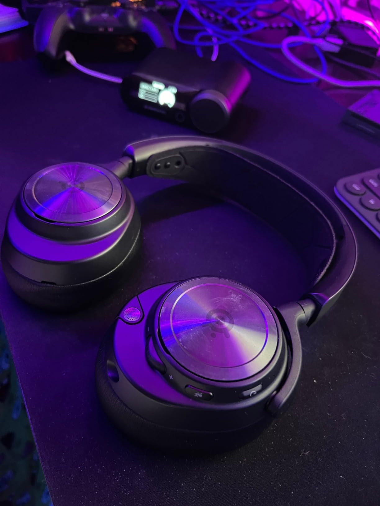 SteelSeries Arctis Nova Pro Wireless Xbox Multi-System Gaming Headset - Premium Hi-Fi Drivers - Active Noise Cancellation Infinity Power System - Stealth Mic - Xbox, PC, PS5, PS4, Switch, Mobile Customer Review SteelSeries Arctis Nova Pro Wireless Xbox Multi-System Gaming Headset - Premium Hi-Fi Drivers - Active Noise Cancellation Infinity Power System - Stealth Mic - Xbox, PC, PS5, PS4, Switch, Mobile - Customer Photo 1