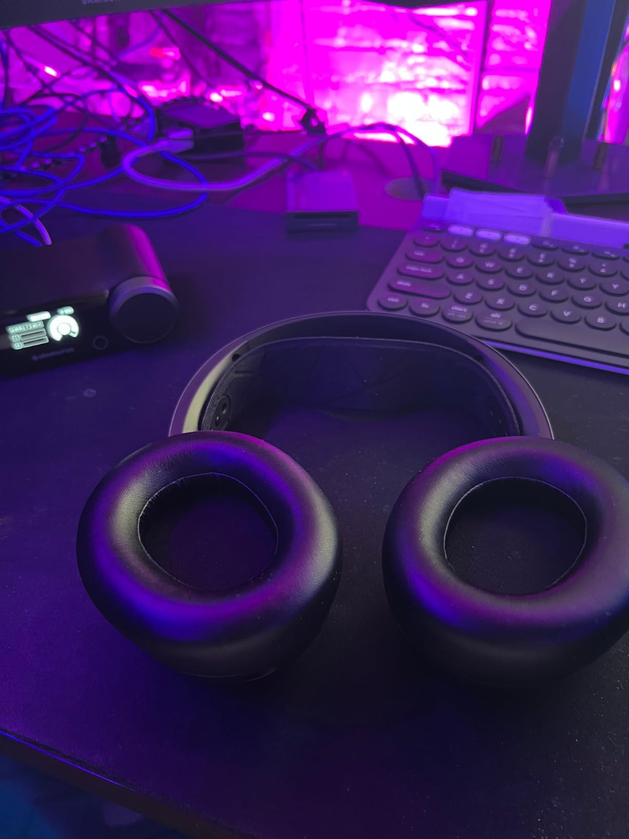 SteelSeries Arctis Nova Pro Wireless Xbox Multi-System Gaming Headset - Premium Hi-Fi Drivers - Active Noise Cancellation Infinity Power System - Stealth Mic - Xbox, PC, PS5, PS4, Switch, Mobile Customer Review SteelSeries Arctis Nova Pro Wireless Xbox Multi-System Gaming Headset - Premium Hi-Fi Drivers - Active Noise Cancellation Infinity Power System - Stealth Mic - Xbox, PC, PS5, PS4, Switch, Mobile - Customer Photo 2