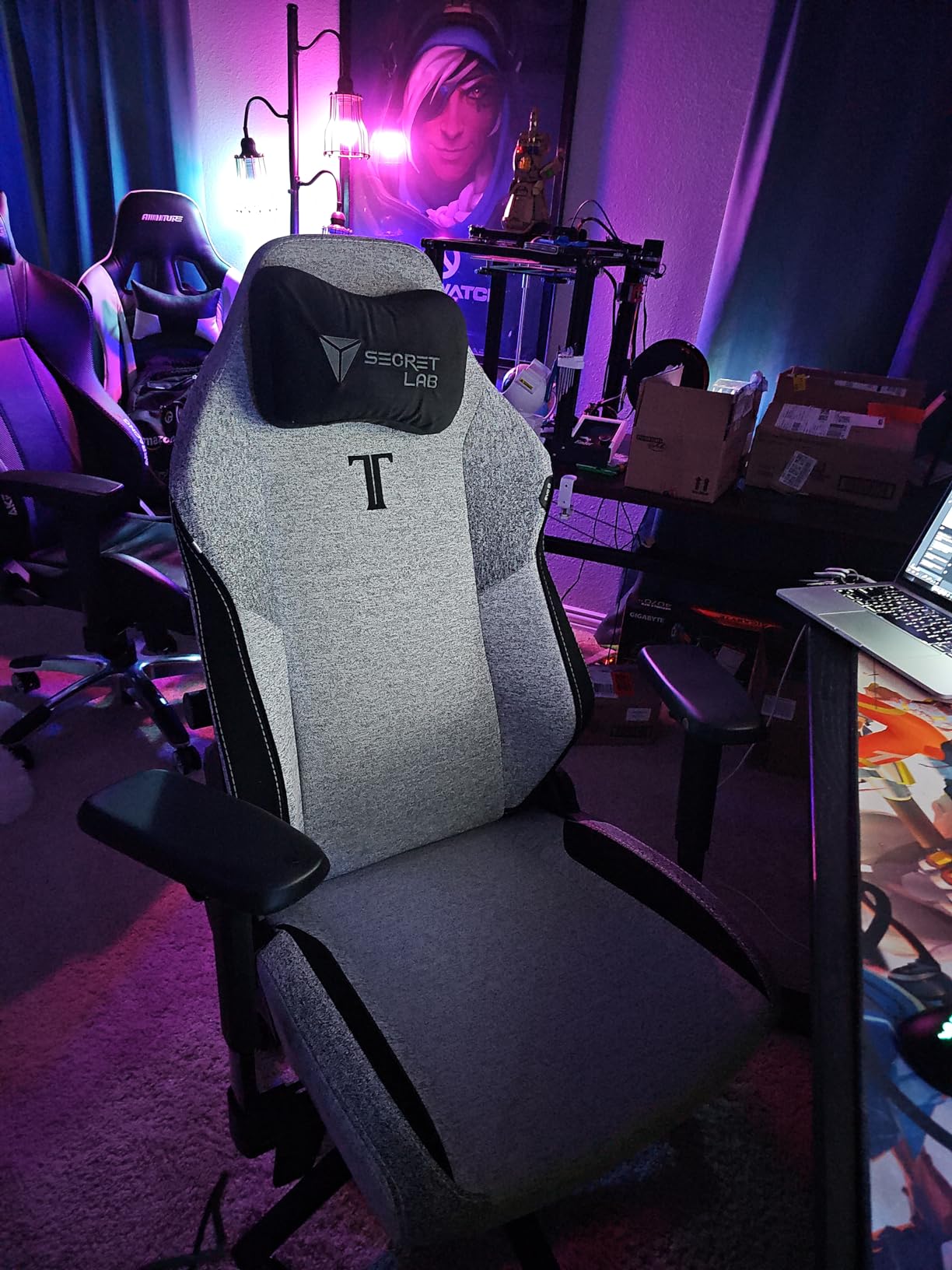 Secretlab Titan Evo Black3 Gaming Chair - Reclining, Ergonomic & Comfortable Computer Chair with 4D Armrests, Magnetic Head Pillow & 4-Way Lumbar Support - Black - Fabric Customer Review Secretlab Titan Evo Black3 Gaming Chair - Reclining, Ergonomic & Comfortable Computer Chair with 4D Armrests, Magnetic Head Pillow & 4-Way Lumbar Support - Black - Fabric - Customer Photo 2