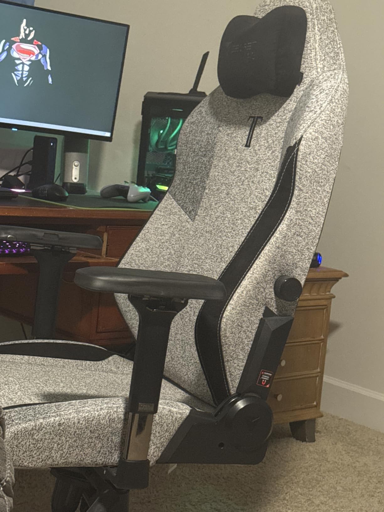 Secretlab Titan Evo Black3 Gaming Chair - Reclining, Ergonomic & Comfortable Computer Chair with 4D Armrests, Magnetic Head Pillow & 4-Way Lumbar Support - Black - Fabric Customer Review Secretlab Titan Evo Black3 Gaming Chair - Reclining, Ergonomic & Comfortable Computer Chair with 4D Armrests, Magnetic Head Pillow & 4-Way Lumbar Support - Black - Fabric - Customer Photo 3
