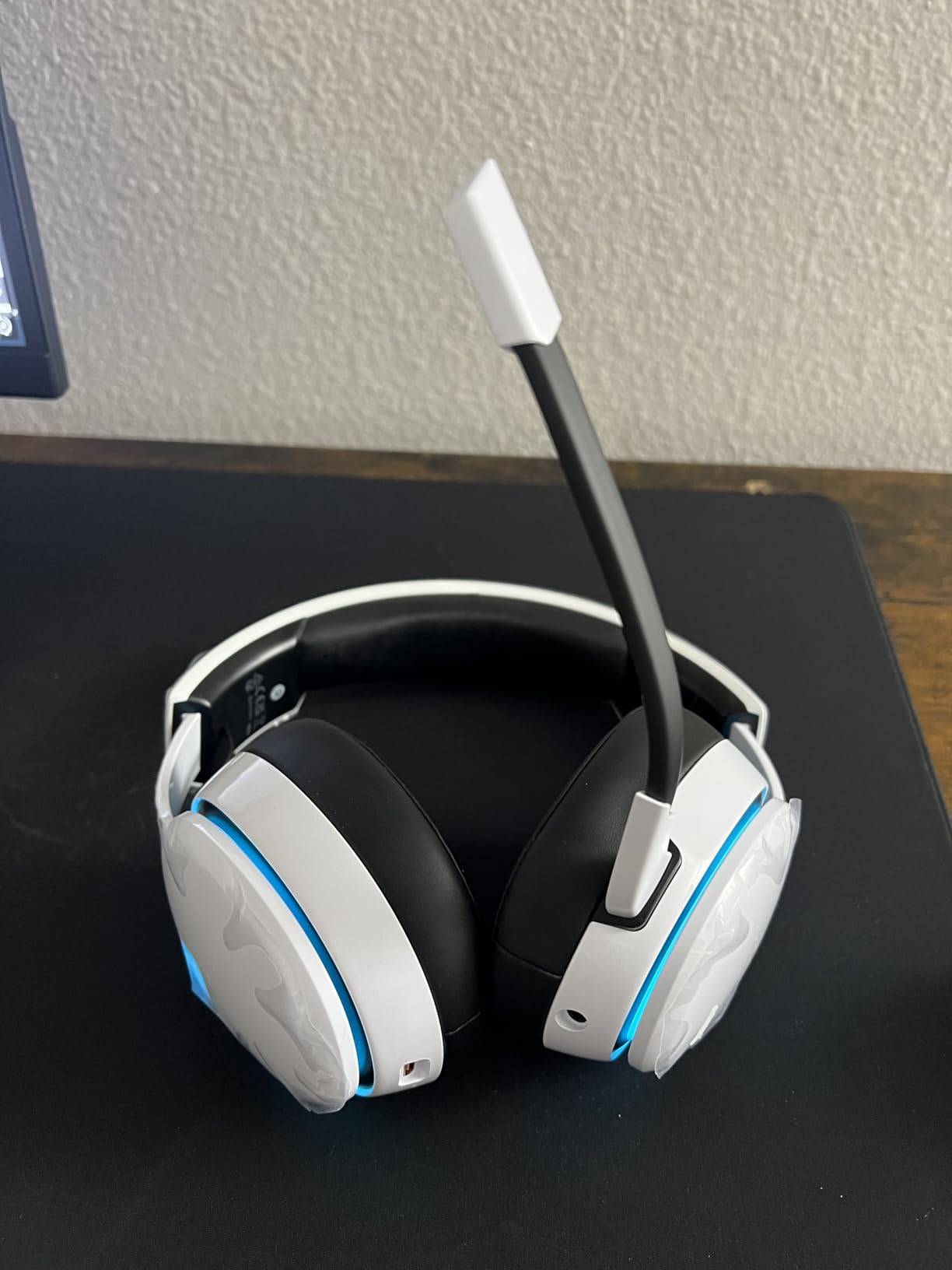 Gtheos 2.4GHz Wireless Gaming Headset for PS5, PS4 Fortnite & Call of Duty/FPS Gamers, PC, Nintendo Switch, Bluetooth 5.3 Gaming Headphones with Noise Canceling Mic, Stereo Sound, 40+Hr Battery -White - Customer Photo 1