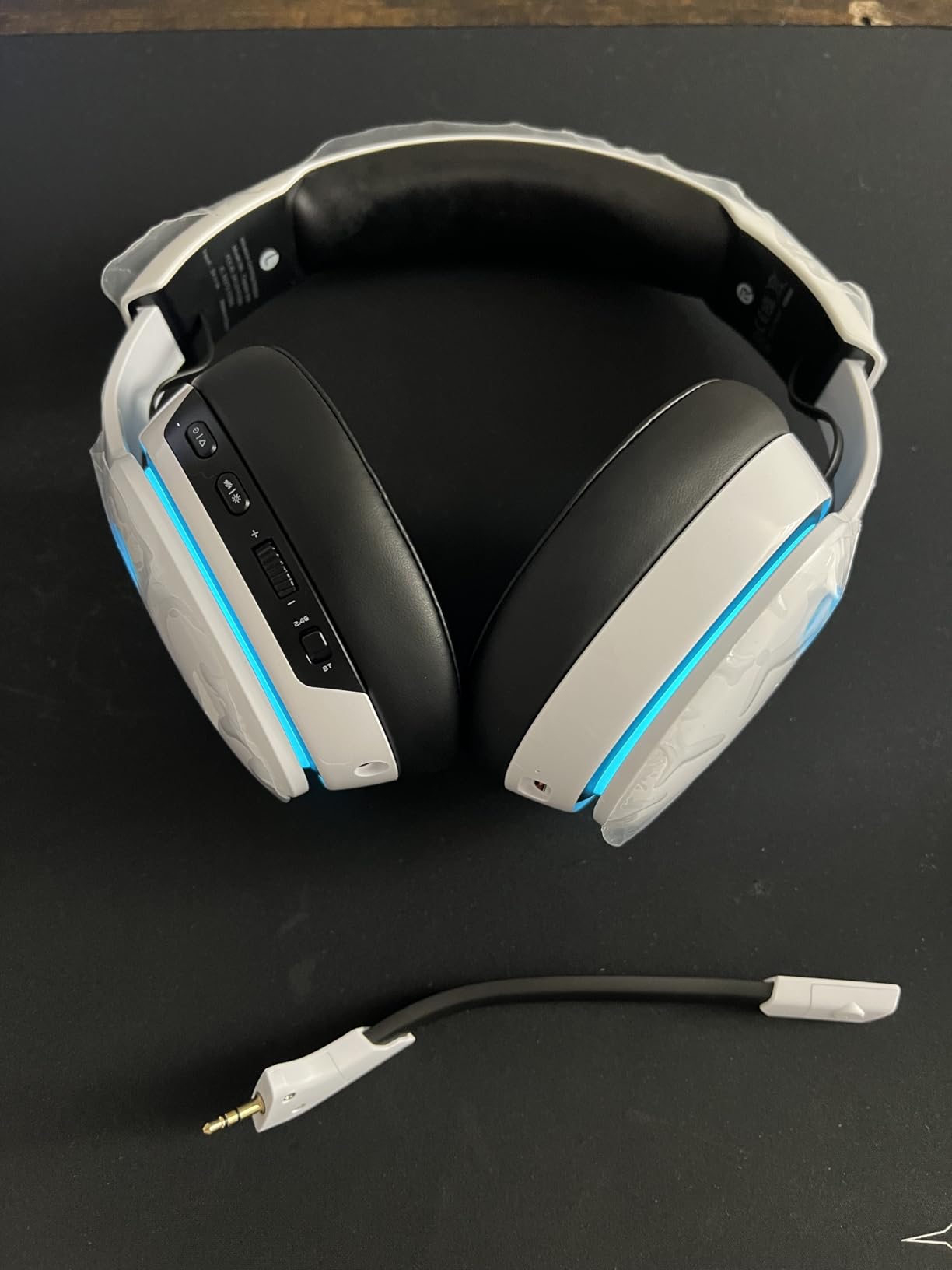 Gtheos 2.4GHz Wireless Gaming Headset for PS5, PS4 Fortnite & Call of Duty/FPS Gamers, PC, Nintendo Switch, Bluetooth 5.3 Gaming Headphones with Noise Canceling Mic, Stereo Sound, 40+Hr Battery -White - Customer Photo 2
