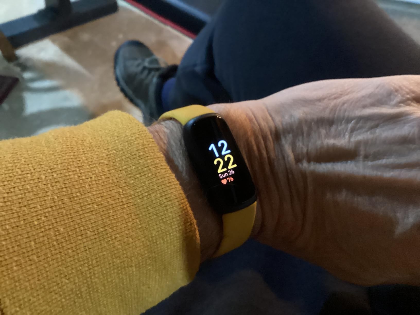 Fitbit Inspire 3 Health &-Fitness-Tracker with Stress Management, Workout Intensity, Sleep Tracking, 24/7 Heart Rate and more, Midnight Zen/Black One Size (S & L Bands Included) Customer Review Fitbit Inspire 3 Health &-Fitness-Tracker with Stress Management, Workout Intensity, Sleep Tracking, 24/7 Heart Rate and more, Midnight Zen/Black One Size (S & L Bands Included) - Customer Photo 2