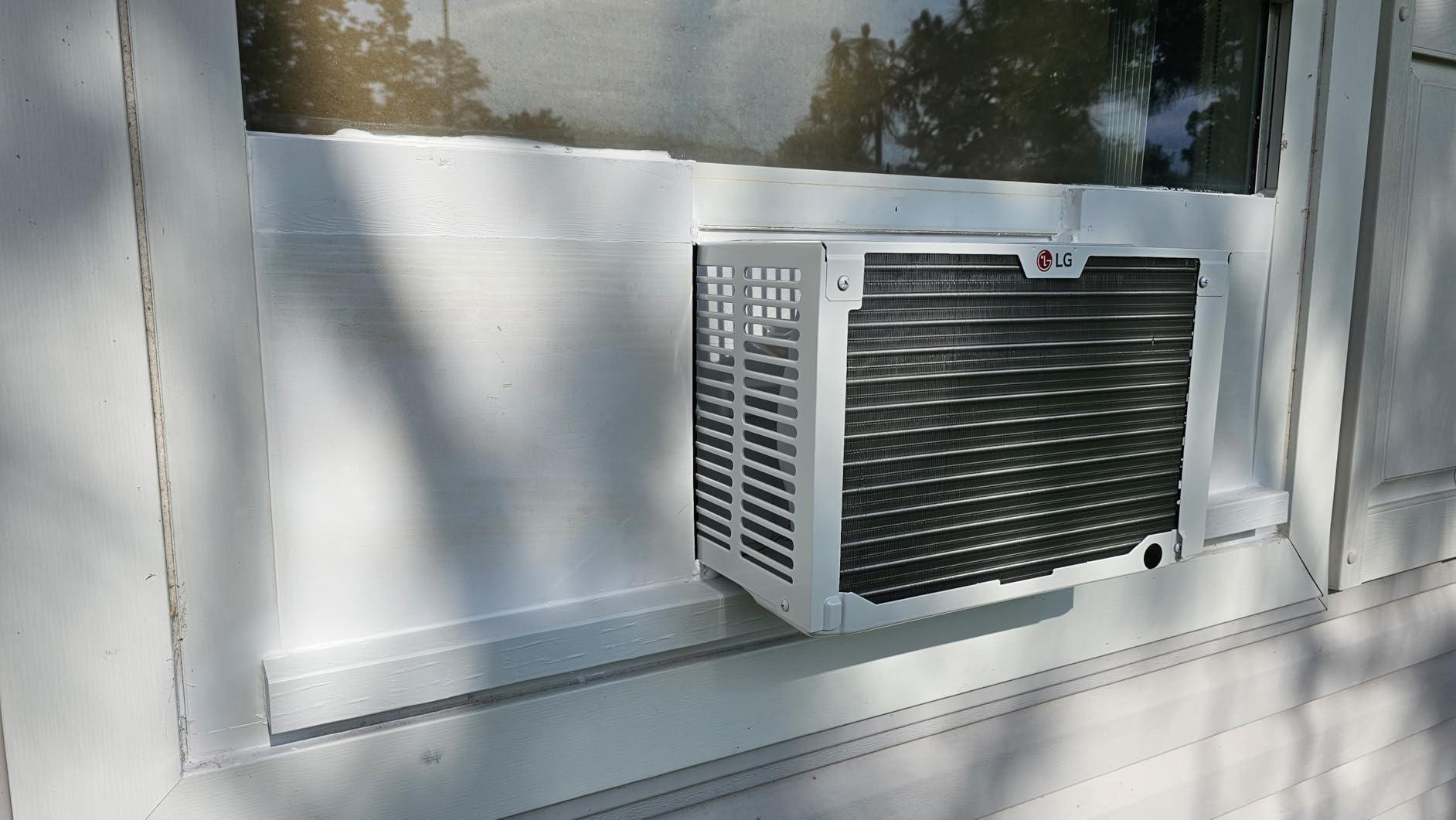 LG 12,000 BTU Smart Window Air Conditioner, 115V, AC Window Unit for Rooms up to 550 Sq. Ft., Perfect for Kitchen or Living Room, Phone & Voice Control, Works with LG ThinQ, Amazon Alexa, Hey Google - Customer Photo 1