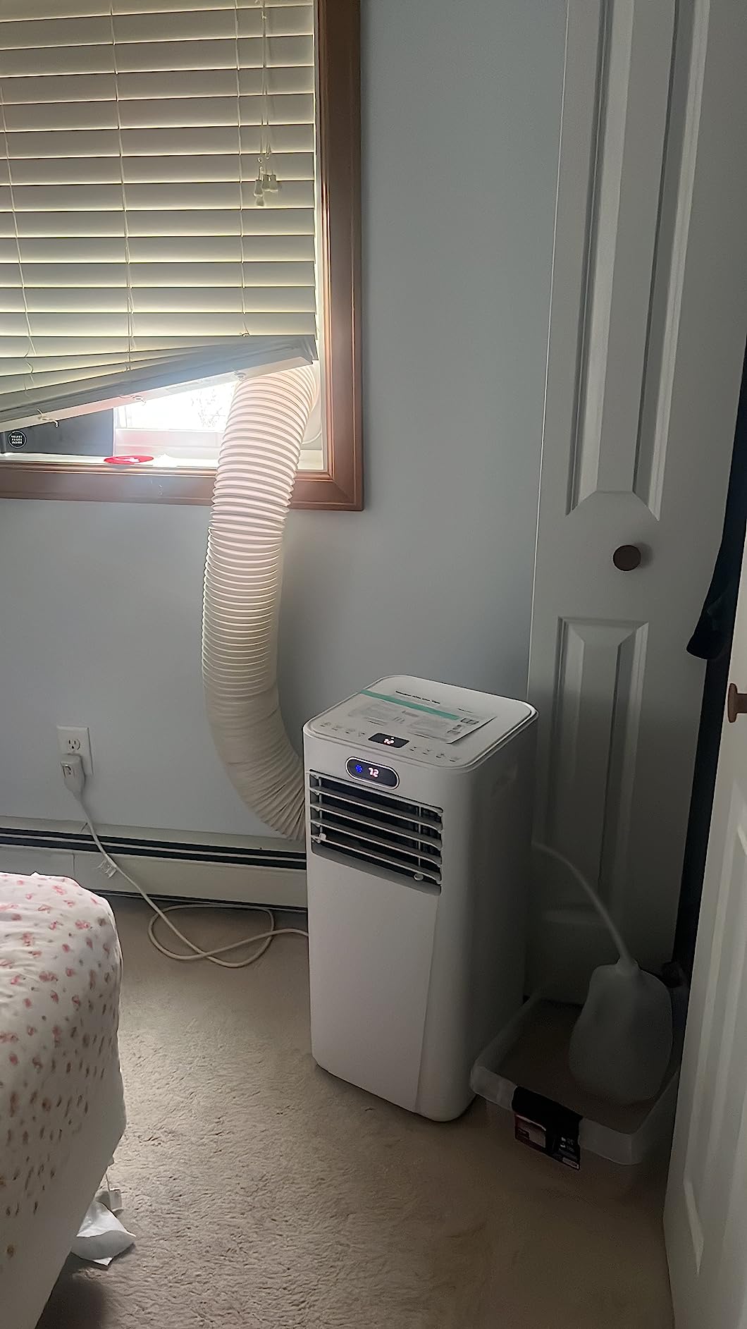 ZAFRO 8,000 BTU Portable Air Conditioners Cools up to 350 Sq.ft, Portable AC Built-in Cool, Dehumidifier, Fan Modes, Room Air Conditioner with Remote Control/Installation Kits, White - Customer Photo 3