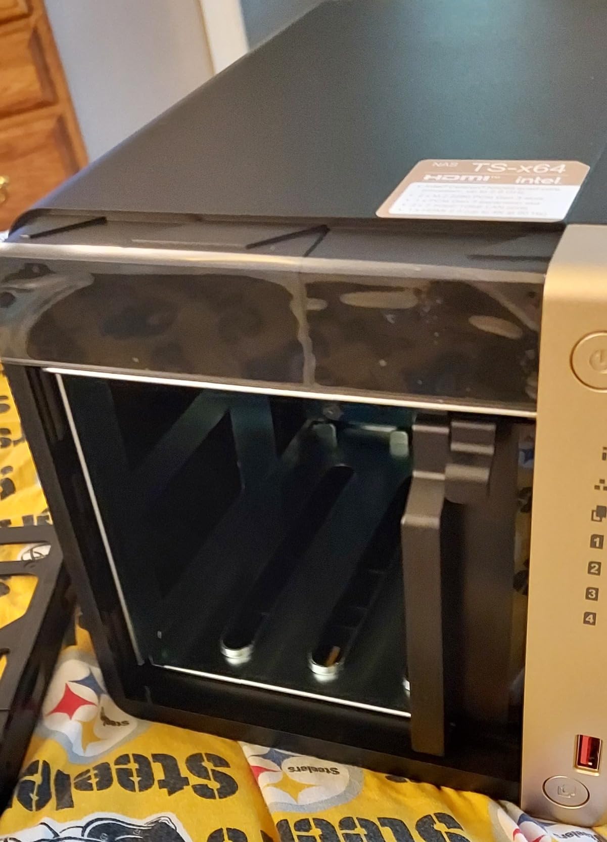 QNAP TS-464-8G-US 4 Bay High-Performance Desktop NAS with Intel Celeron Quad-core Processor, M.2 PCIe Slots and Dual 2.5GbE (2.5G/1G/100M) Network Connectivity (Diskless) Customer Review QNAP TS-464-8G-US 4 Bay High-Performance Desktop NAS with Intel Celeron Quad-core Processor, M.2 PCIe Slots and Dual 2.5GbE (2.5G/1G/100M) Network Connectivity (Diskless) - Customer Photo 3