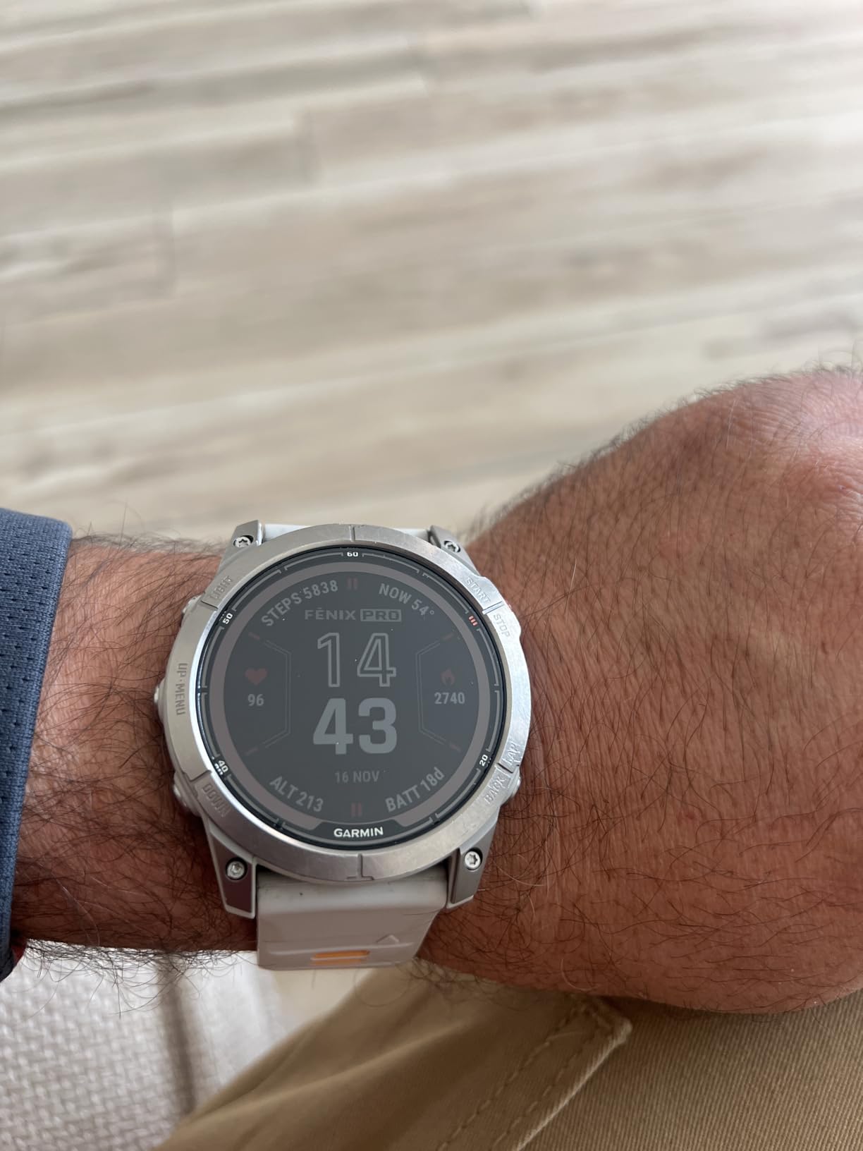 Garmin fēnix 7 Pro Sapphire Solar, Multisport GPS Smartwatch, Built-in Flashlight, Solar Charging Capability, Black Customer Review Garmin fēnix 7 Pro Sapphire Solar, Multisport GPS Smartwatch, Built-in Flashlight, Solar Charging Capability, Black - Customer Photo 4