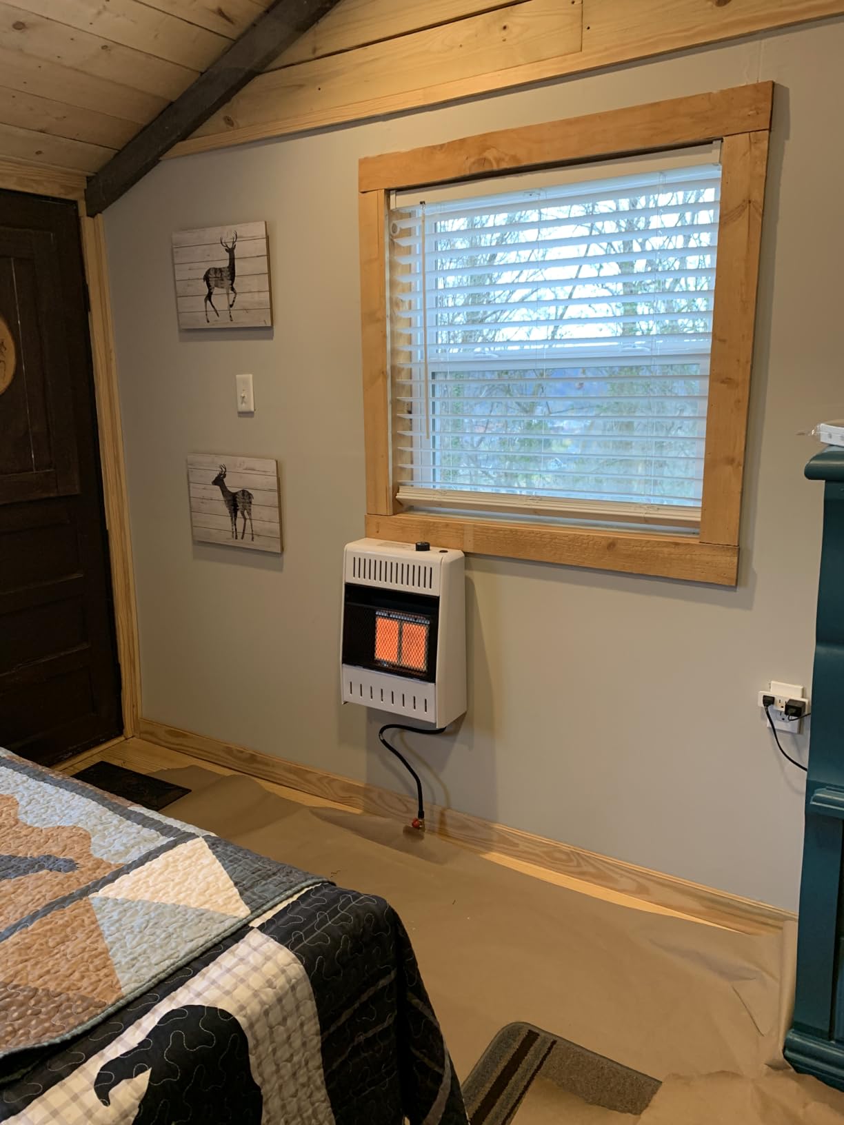 ProCom Heating Liquid Propane Ventless Infrared Plaque Heater With Base Feet - 25,000 BTU, T-Stat Control - Model# ML250TPA-B - Customer Photo 4