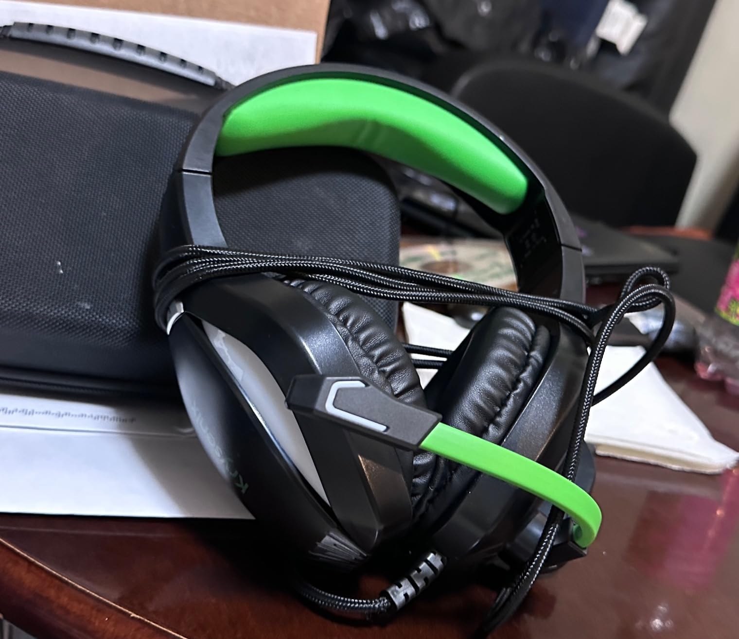 Krysenix PG1 Gaming Headset with Microphone for PS4, PS5, PC, Switch, Xbox, Gaming Headphones with RGB Light, Computer Headset with Mic & 3.5mm Jack - Customer Photo 2