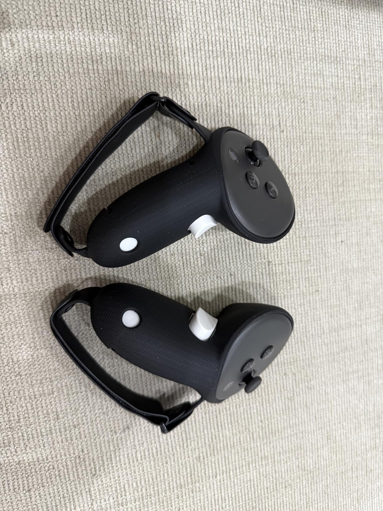 AMVR Upgraded Controller Grips Cover Compatible with Meta/Oculus Quest 3S/Quest 3 Accessories, with Battery Opening Cover and Knuckle Straps Protector Customer Review AMVR Upgraded Controller Grips Cover Compatible with Meta/Oculus Quest 3S/Quest 3 Accessories, with Battery Opening Cover and Knuckle Straps Protector - Customer Photo 1