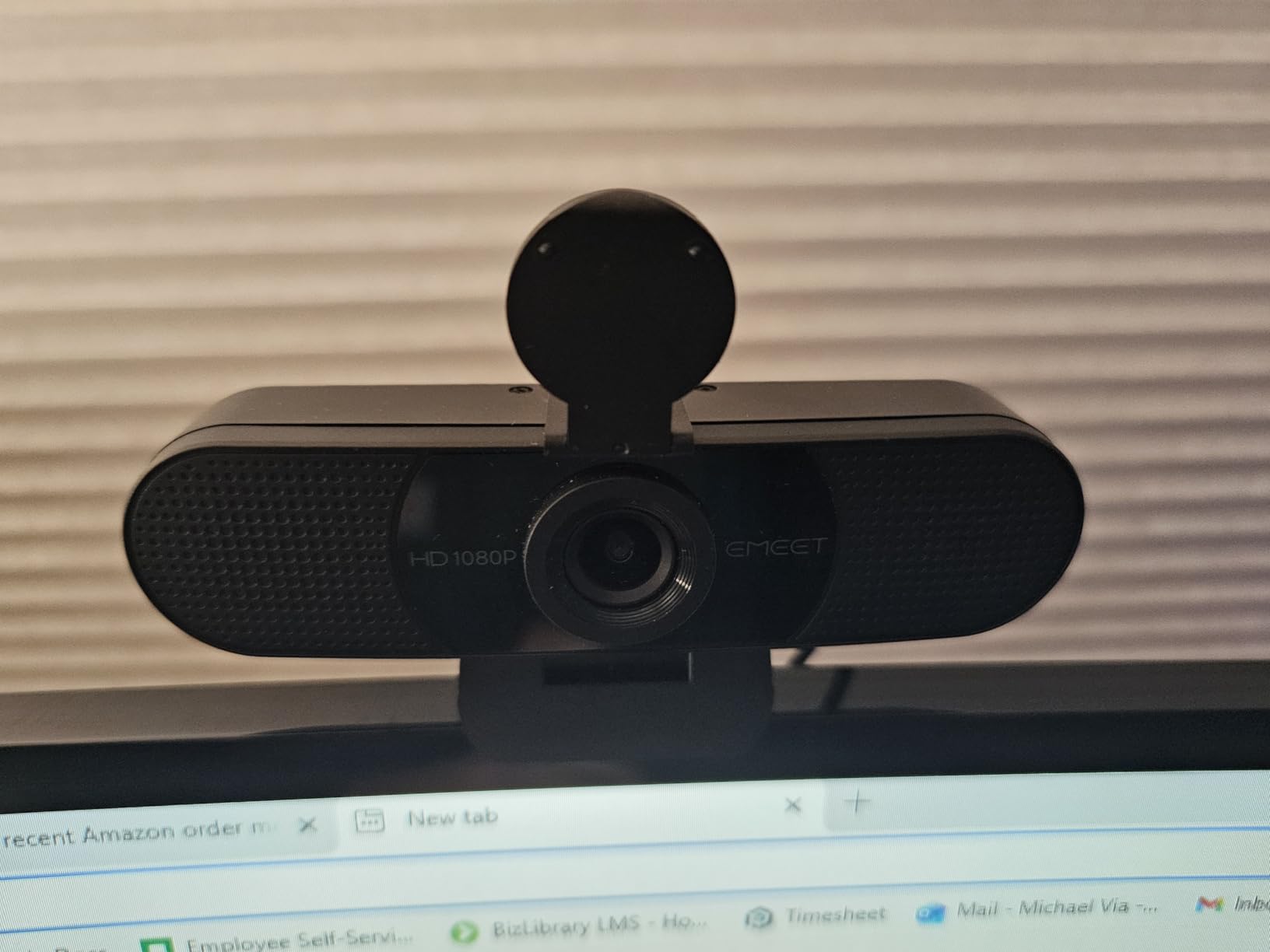 EMEET C960 4K Webcam for PC, 4K UHD Sony Sensor, PDAF Auto Focus, Dual AI Noise-Cancelling Mics, Auto Light Correction, 73° FOV, Plug&Play Webcam w/Privacy Cover, Works w/Zoom/Teams/Skype/Google Meet Customer Review EMEET C960 4K Webcam for PC, 4K UHD Sony Sensor, PDAF Auto Focus, Dual AI Noise-Cancelling Mics, Auto Light Correction, 73° FOV, Plug&Play Webcam w/Privacy Cover, Works w/Zoom/Teams/Skype/Google Meet - Customer Photo 1